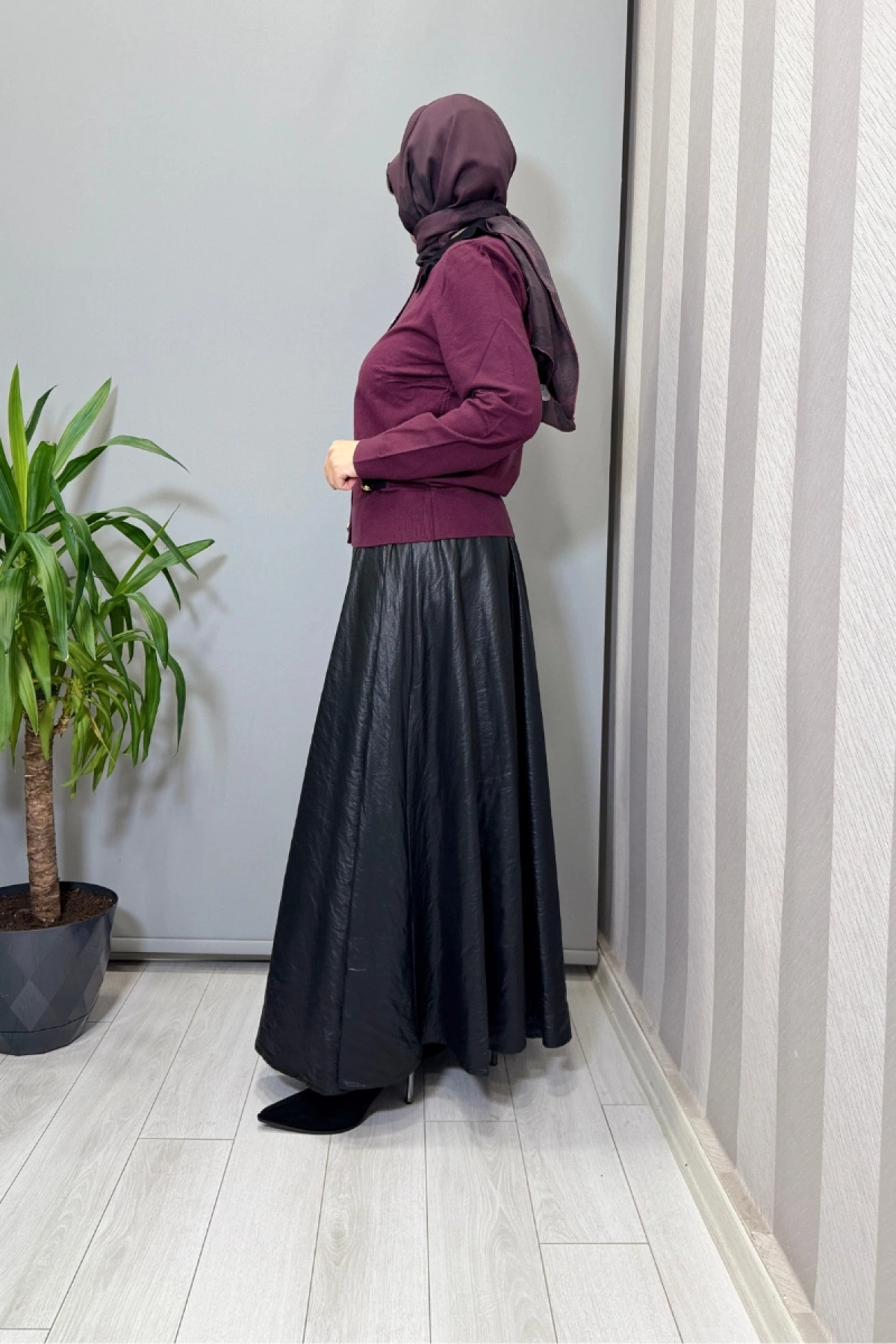 Ghisa Yaka Detaylı Kısa Triko Hırka Mürdüm 26KOBHRK3048