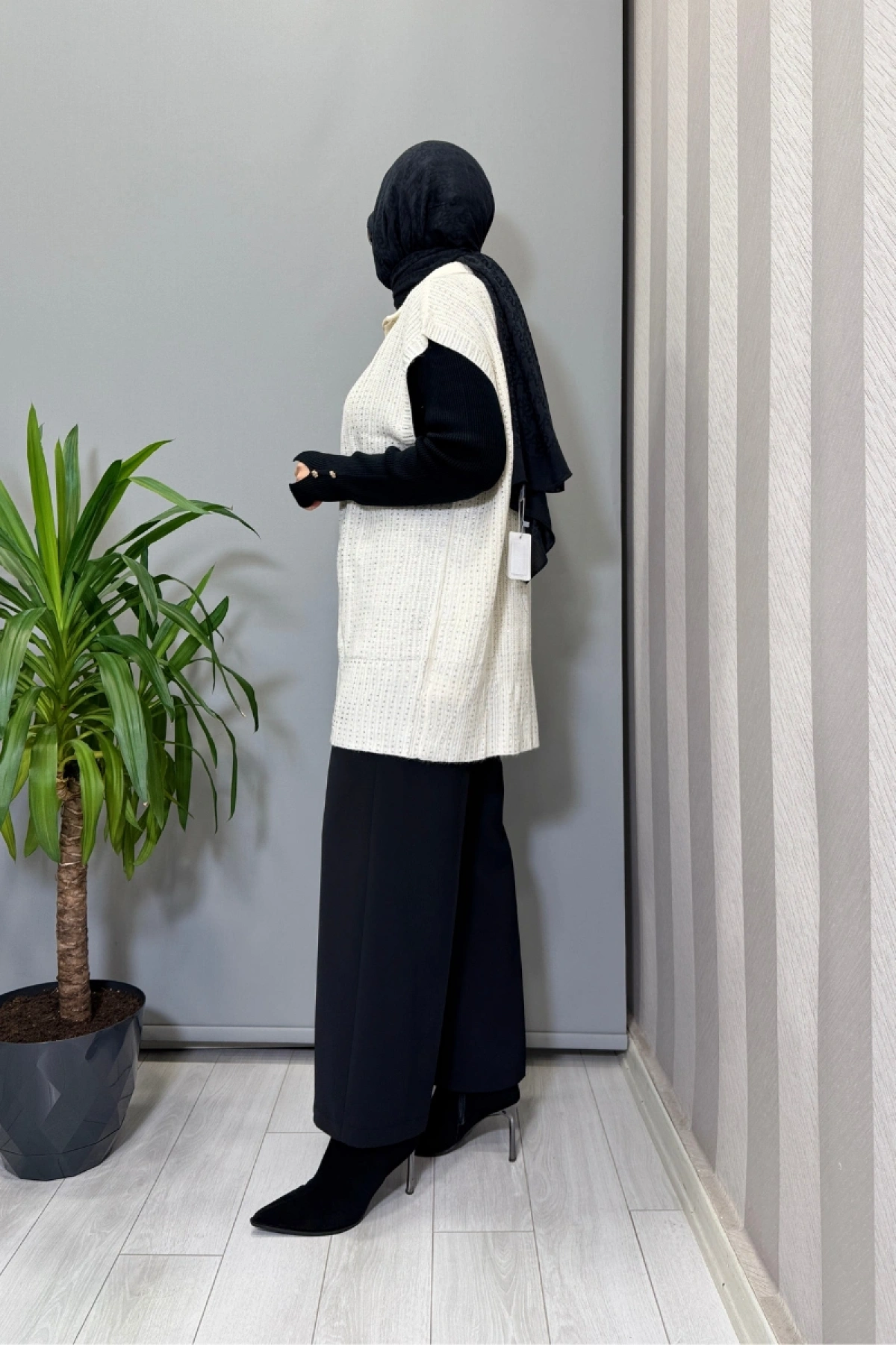 Ghisa Yelek Ekru 26KGSYLK3302