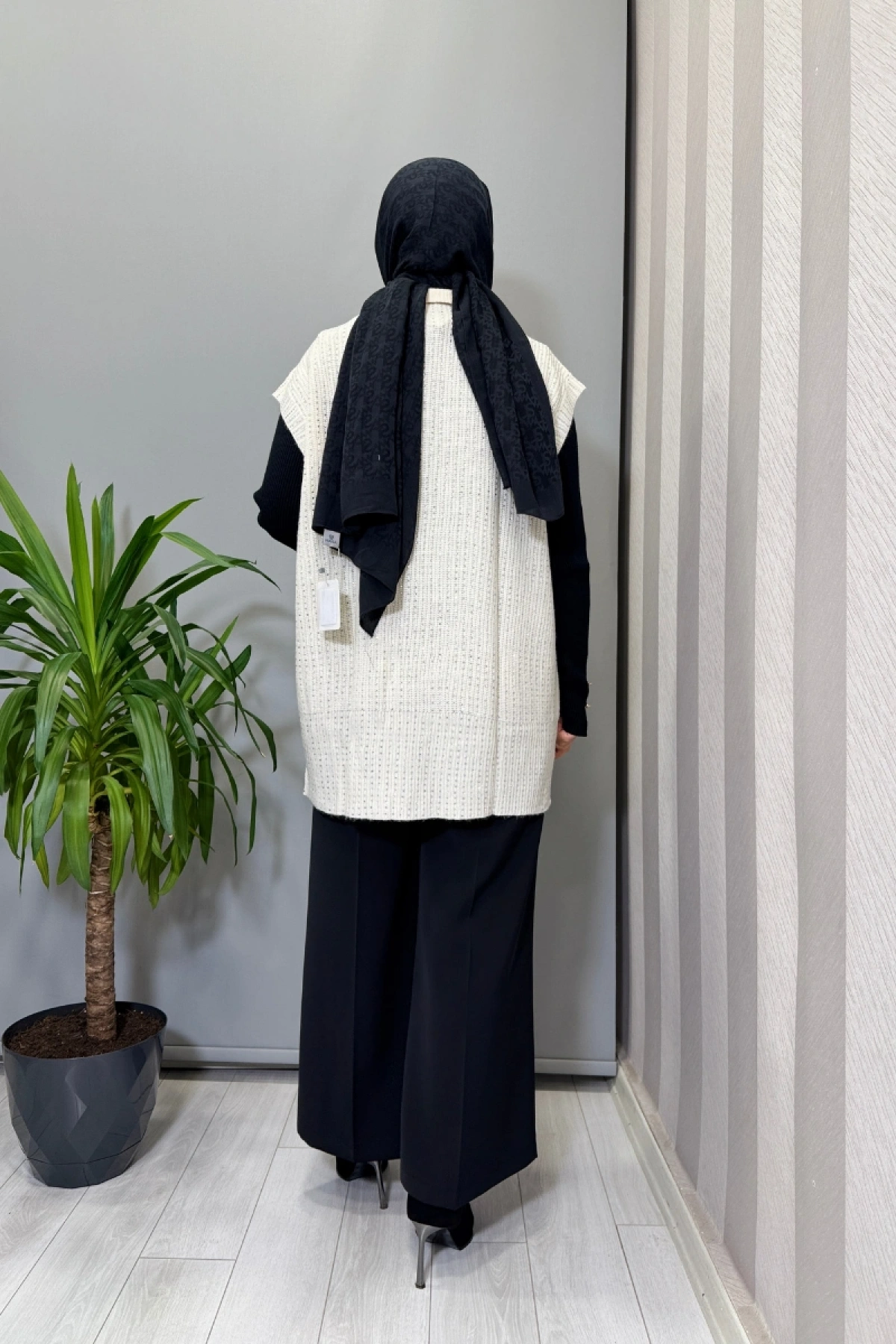 Ghisa Yelek Ekru 26KGSYLK3302