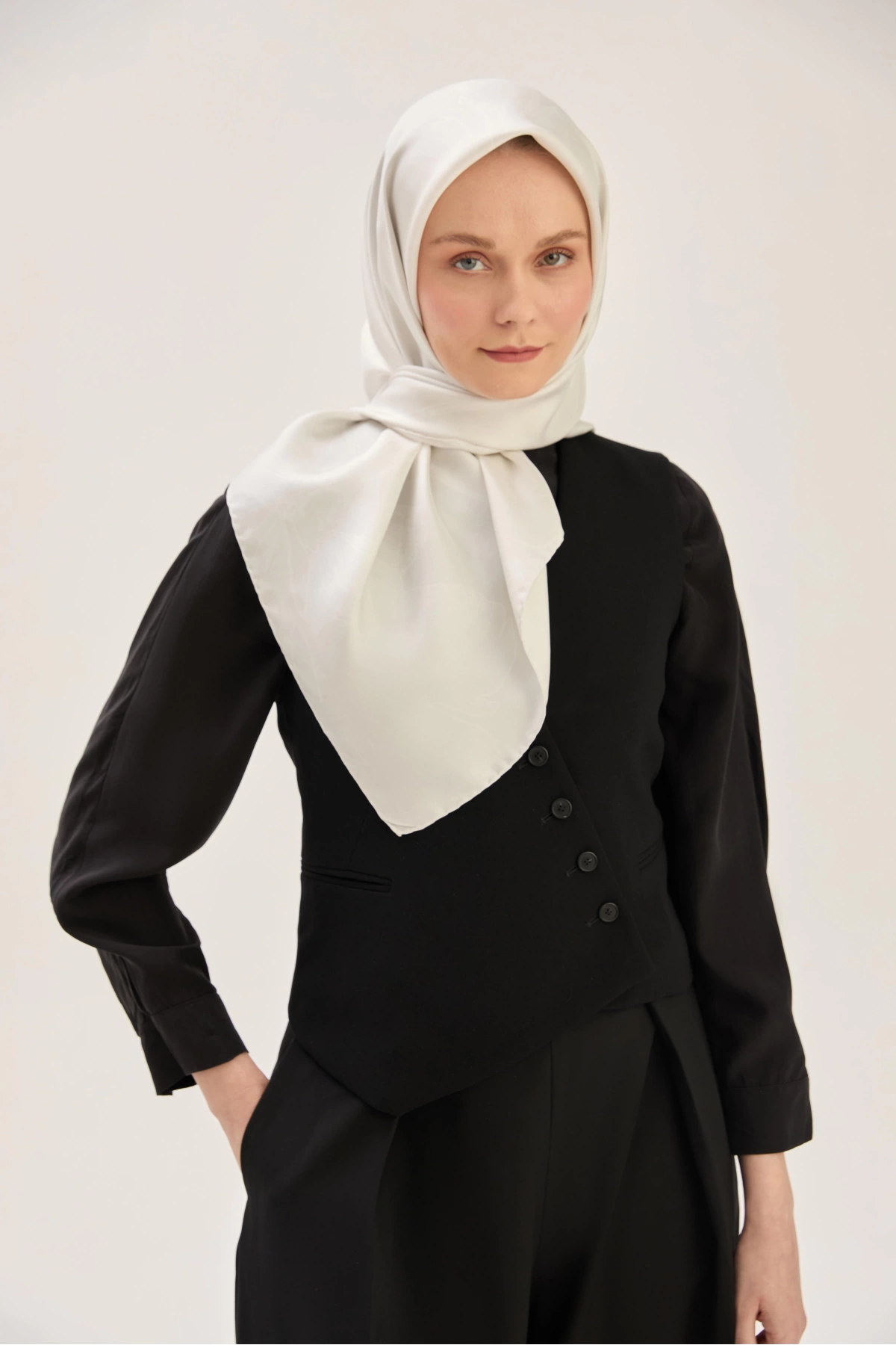 Maisa HALE TİVİL İPEK EŞARP 90*90 CM - GRİ