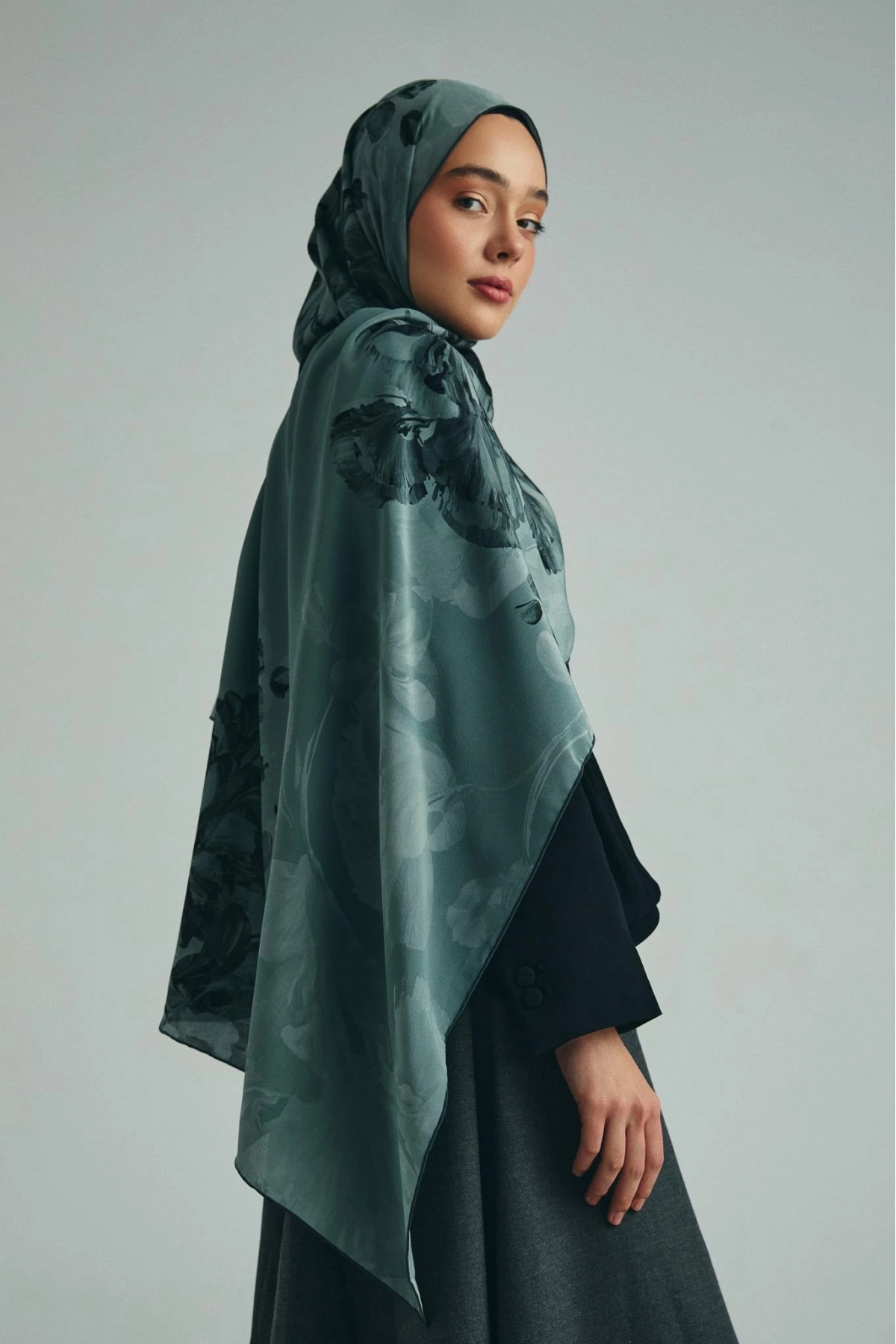 Maisa KEHRİBAR KREP İPEK ŞAL 70*190 CM - NİL YEŞİLİ