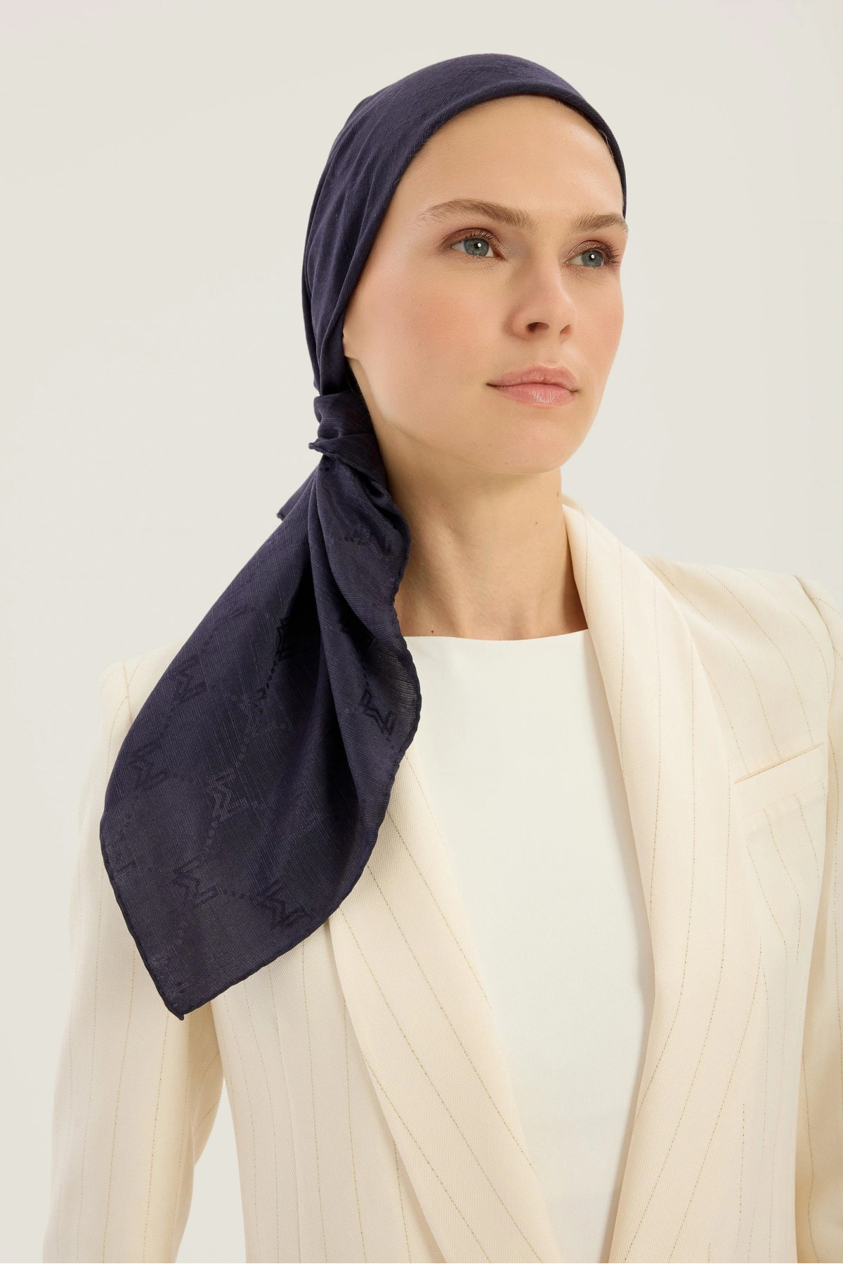 Maisa NEDA PAMUK İPEK EŞARP 90*90 CM - LACİVERT