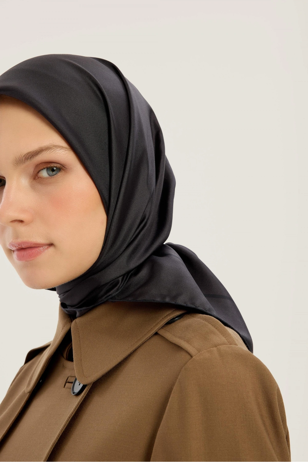 Maisa PAK TİVİL İPEK EŞARP 90*90 CM - KAHVERENGİ