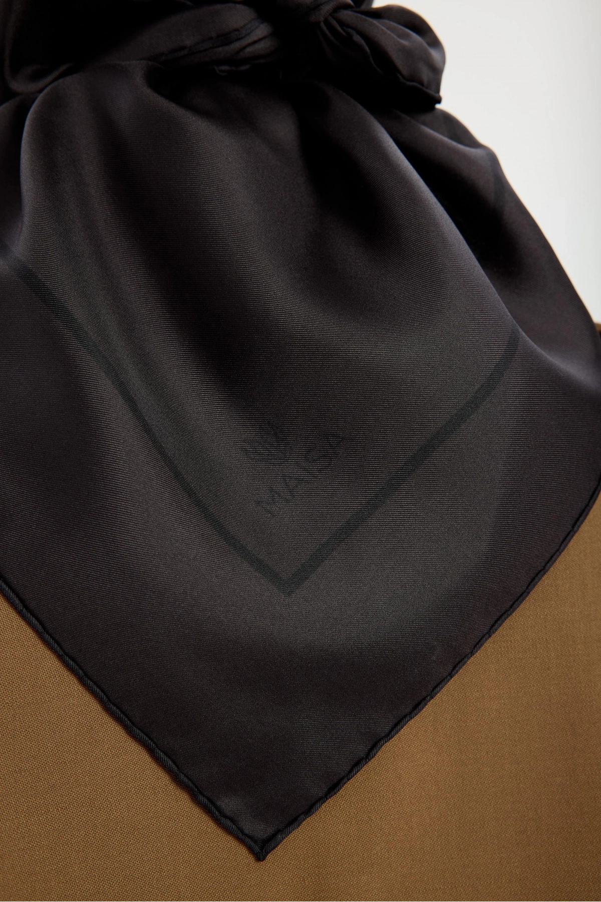 Maisa PAK TİVİL İPEK EŞARP 90*90 CM - KAHVERENGİ