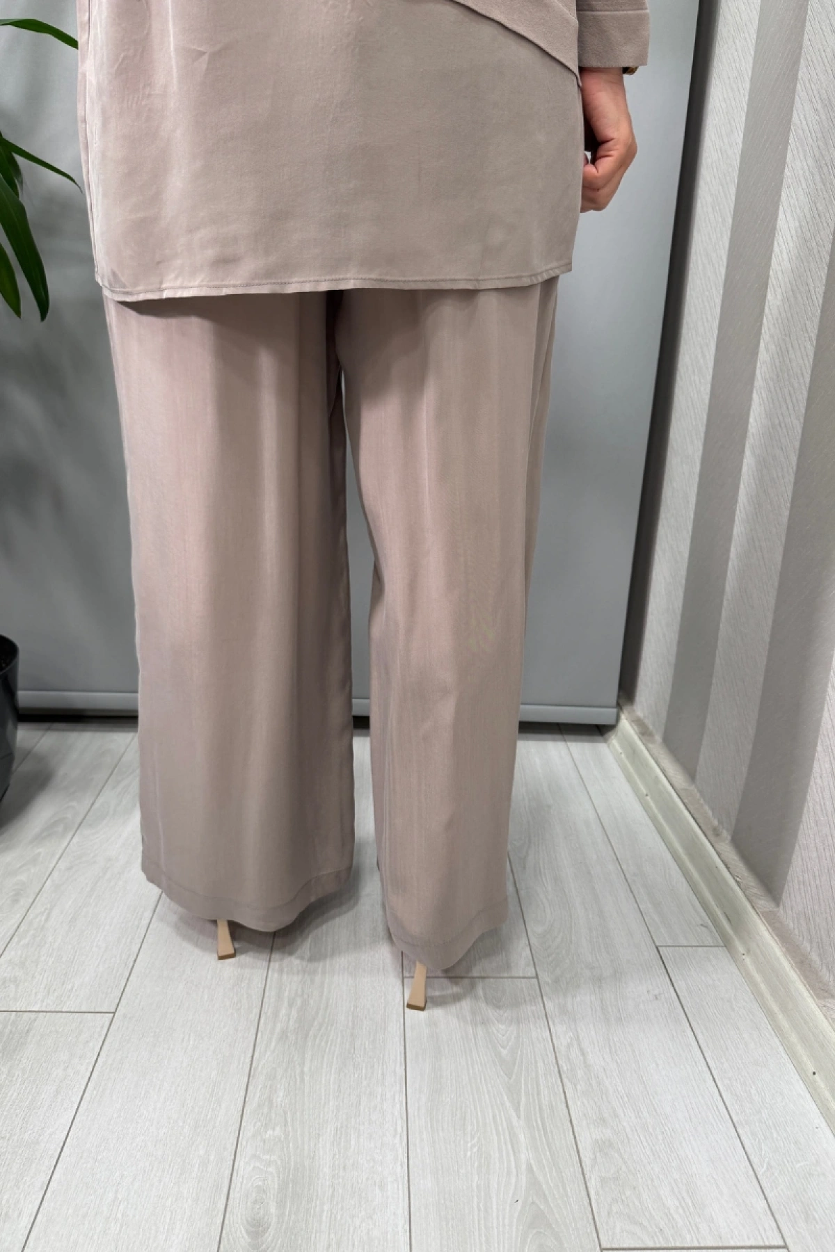 Miss Dalida Beli Lastikli Bol Paça Cupro Pantolon Mink T25Y-7007