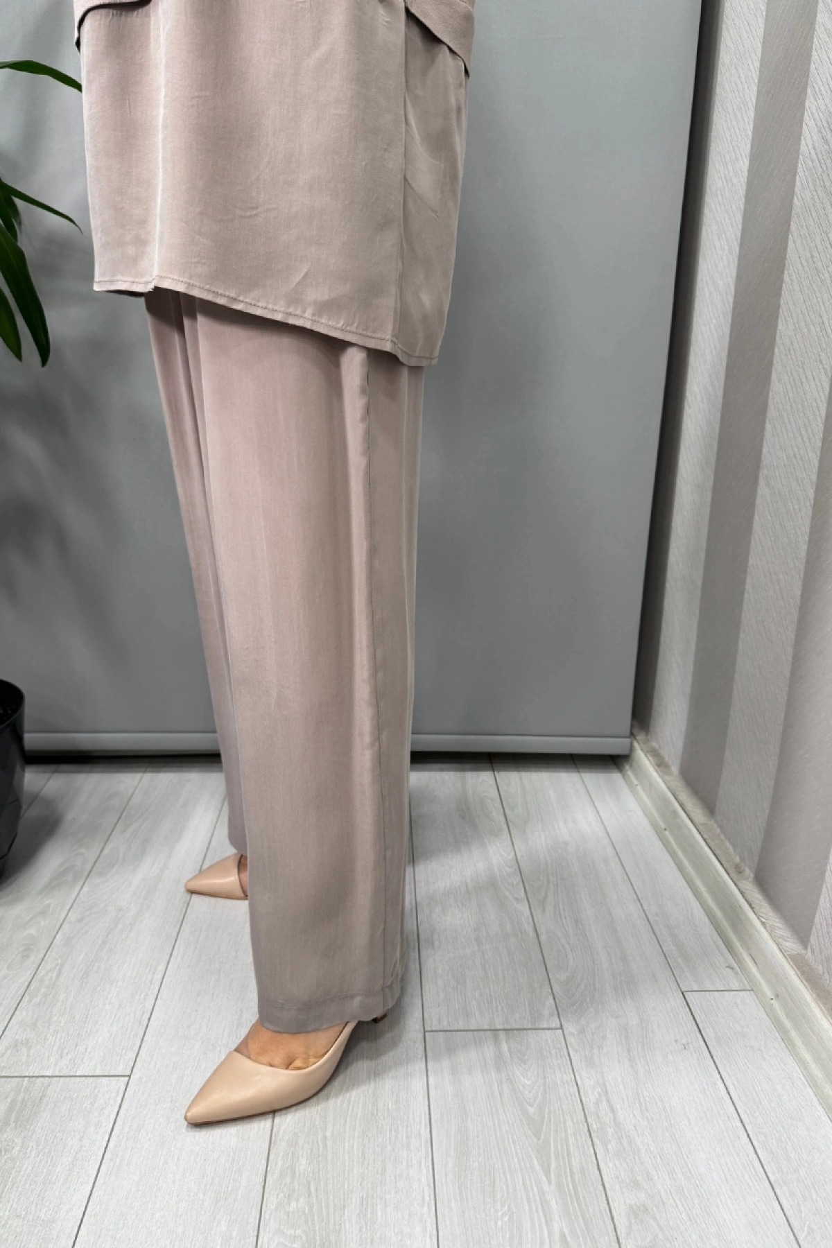 Miss Dalida Beli Lastikli Bol Paça Cupro Pantolon Mink T25Y-7007
