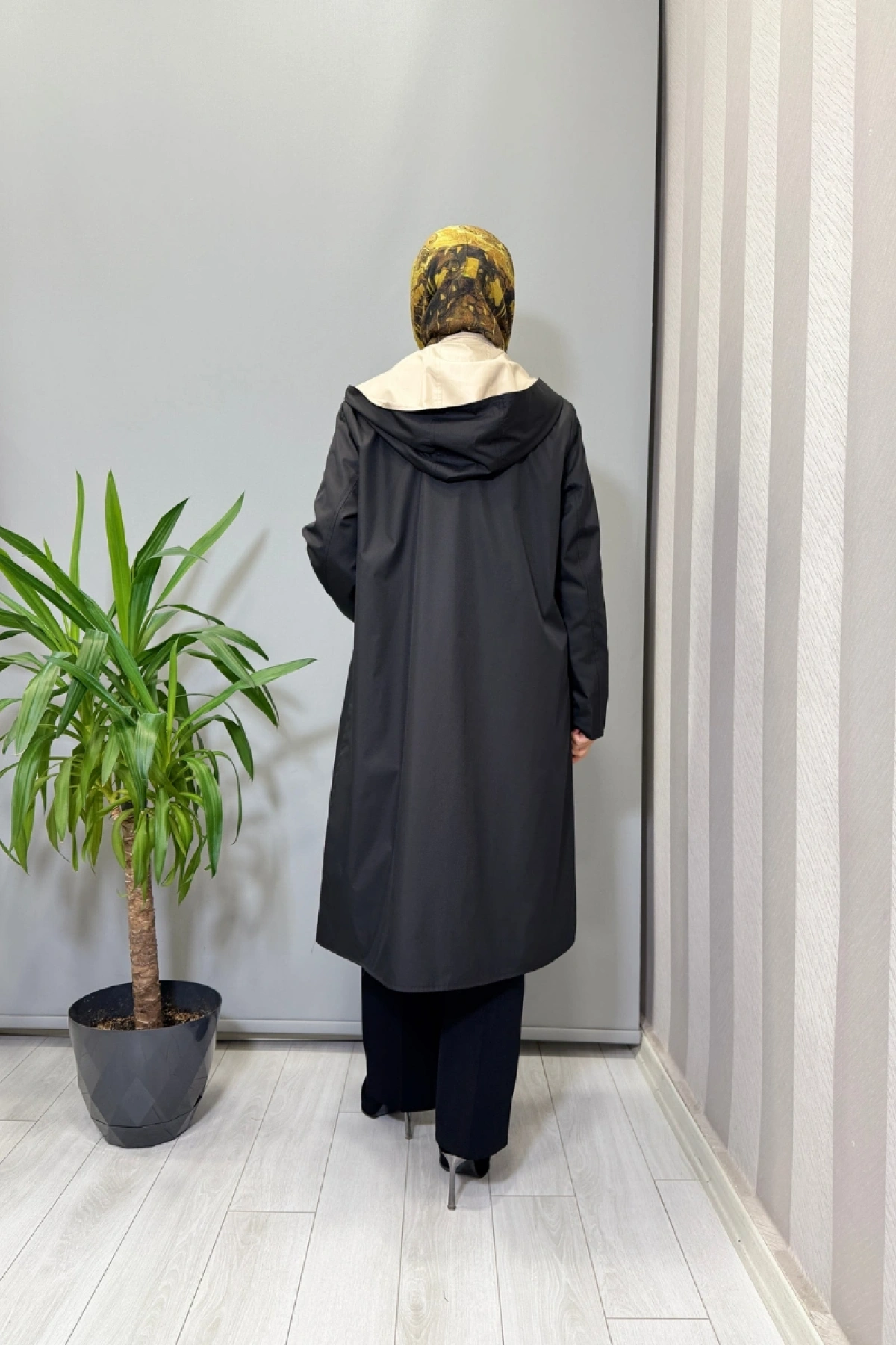 Miss Dalida Çift Taraflı Hafif Yumoş Mont Siyah-Bej T25PF-8012