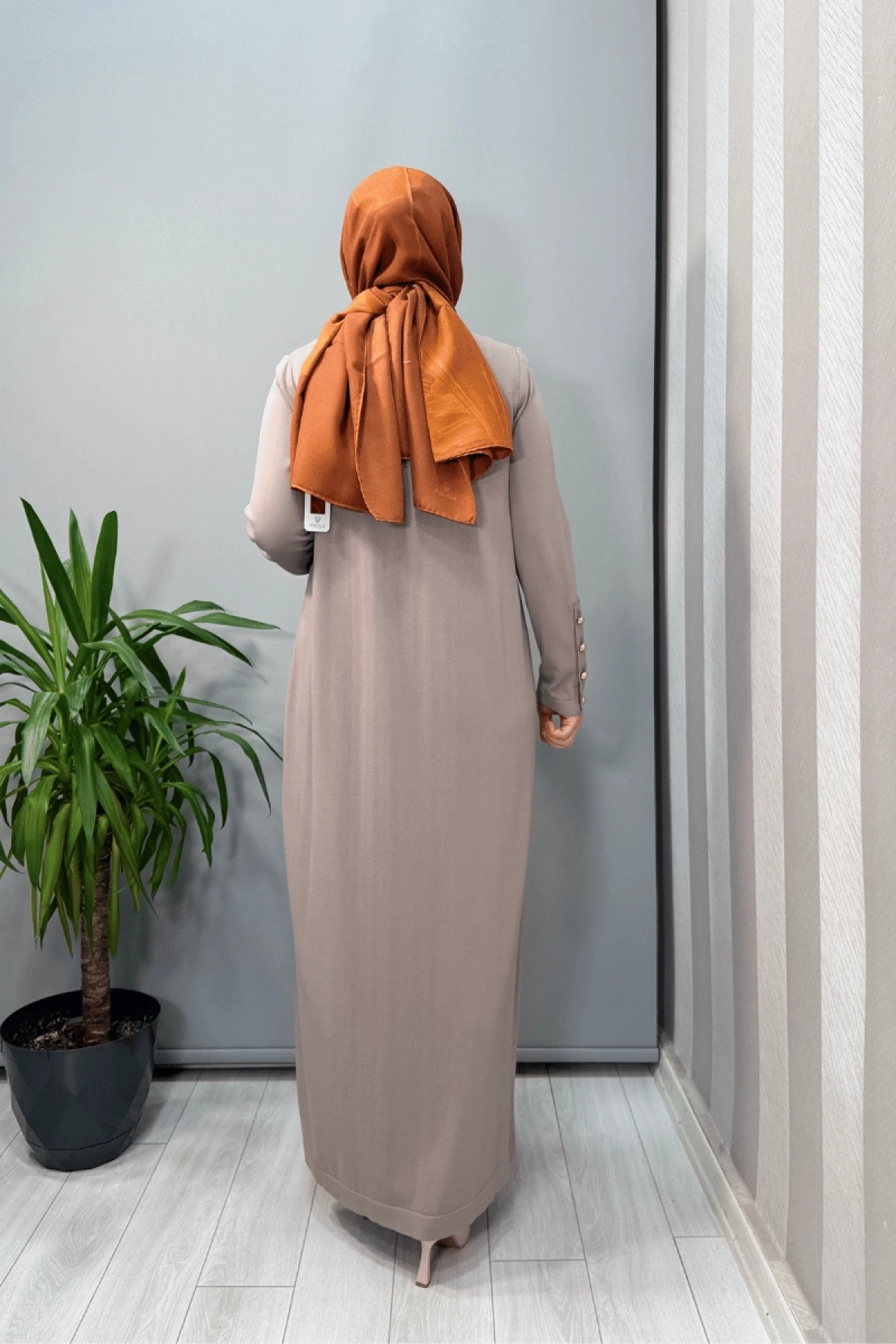 Miss Dalida Dik Yaka Düğme Detaylı Elbise Mink T25Y-4023