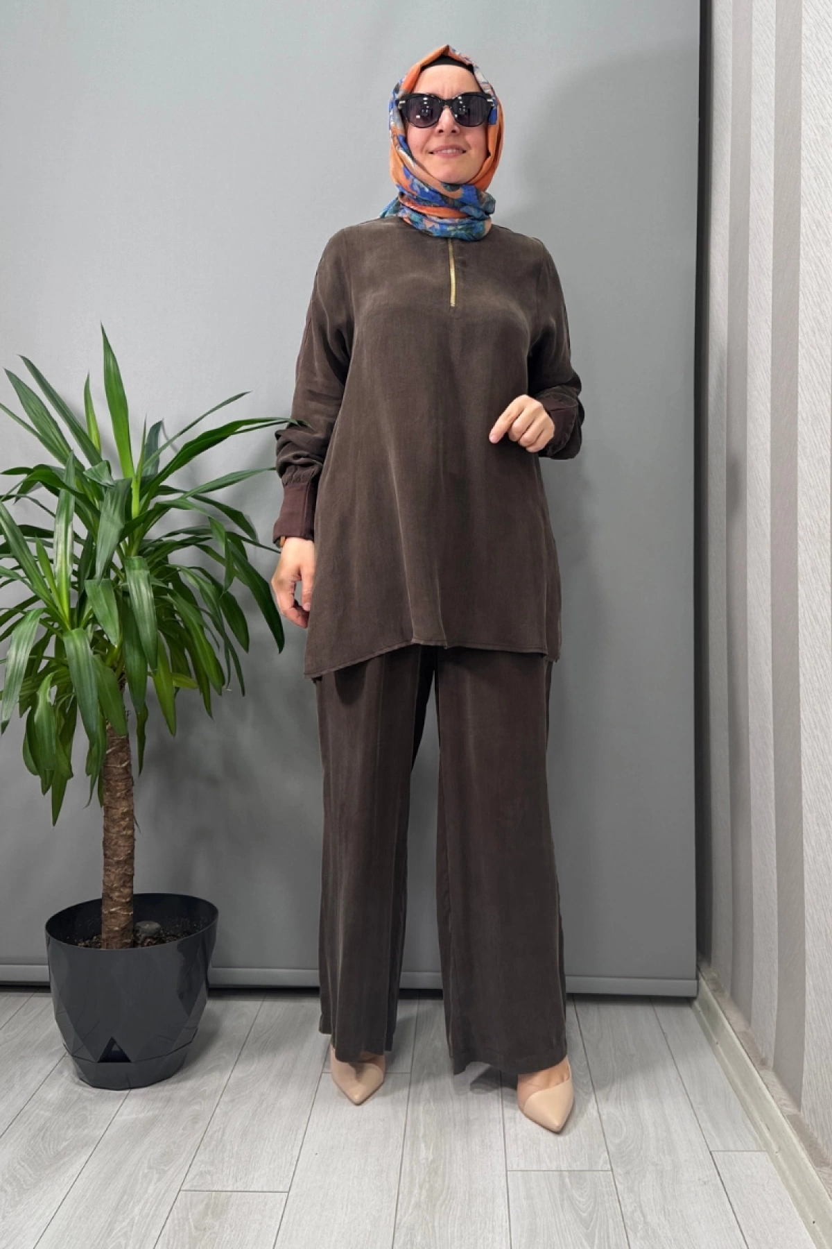 Miss Dalida Dik Yaka Fermuarlı Uzun Kollu Tunik Kahve T25Y-6068