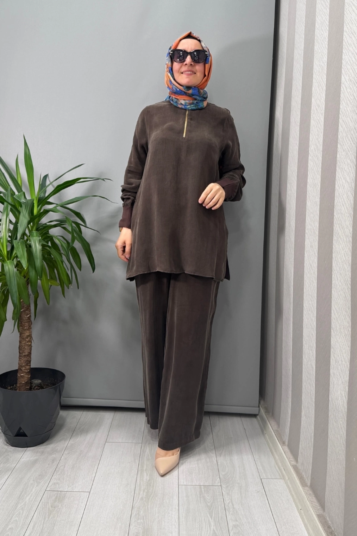 Miss Dalida Dik Yaka Fermuarlı Uzun Kollu Tunik Kahve T25Y-6068