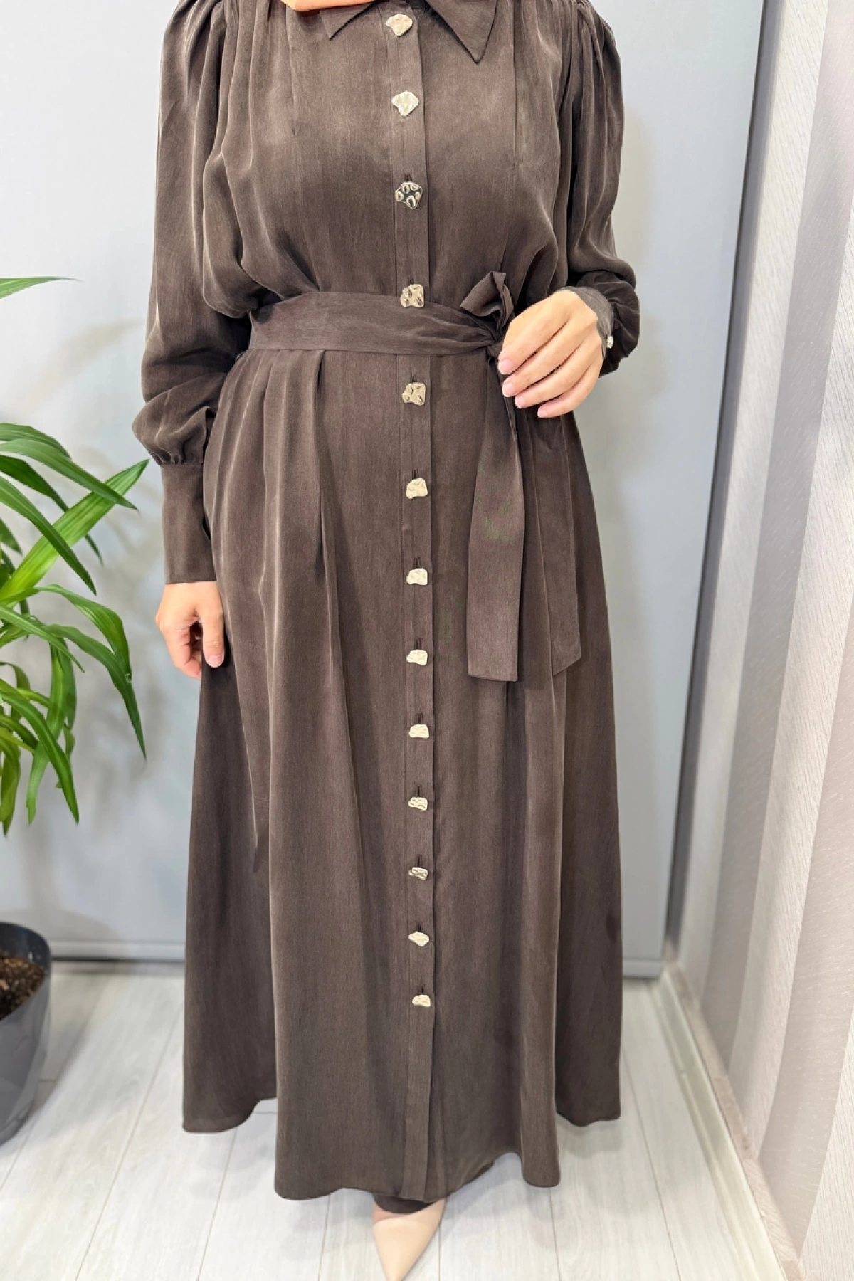 Miss Dalida Düğme Detaylı Kuşaklı Gömlek Yaka Elbise Kahve T25Y-4020