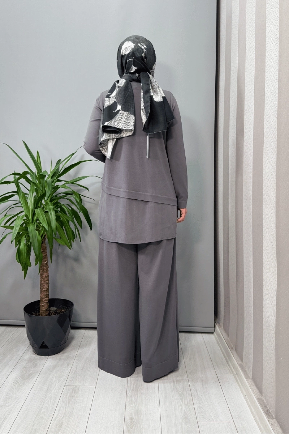 Miss Dalida Etek Ucu Cupro Asimetrik Kesim Triko Tunik Antrasit T25Y-6009