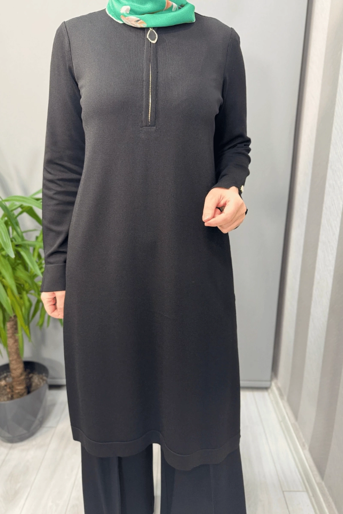 Miss Dalida Fermuar Detaylı Triko Tunik Siyah T25Y-6017
