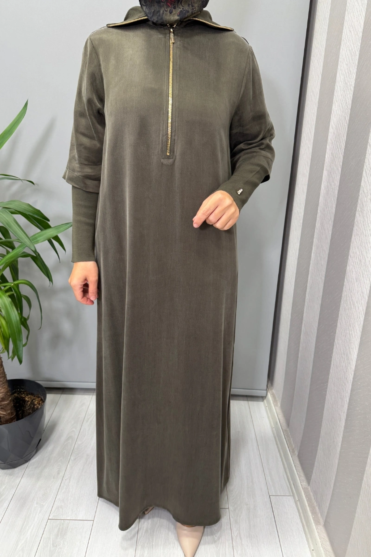 Miss Dalida Fermuar ve Triko Detaylı Cupro Elbise Haki T26K-4006