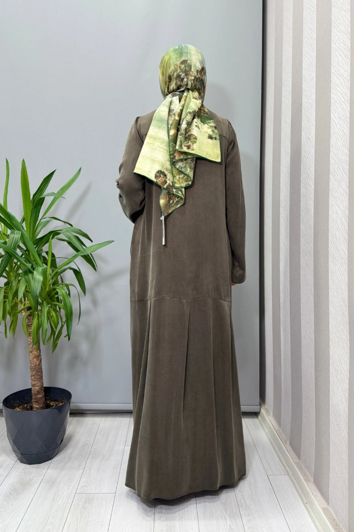 Miss Dalida Gömlek Yaka Cupro Elbise Haki T26K-4002