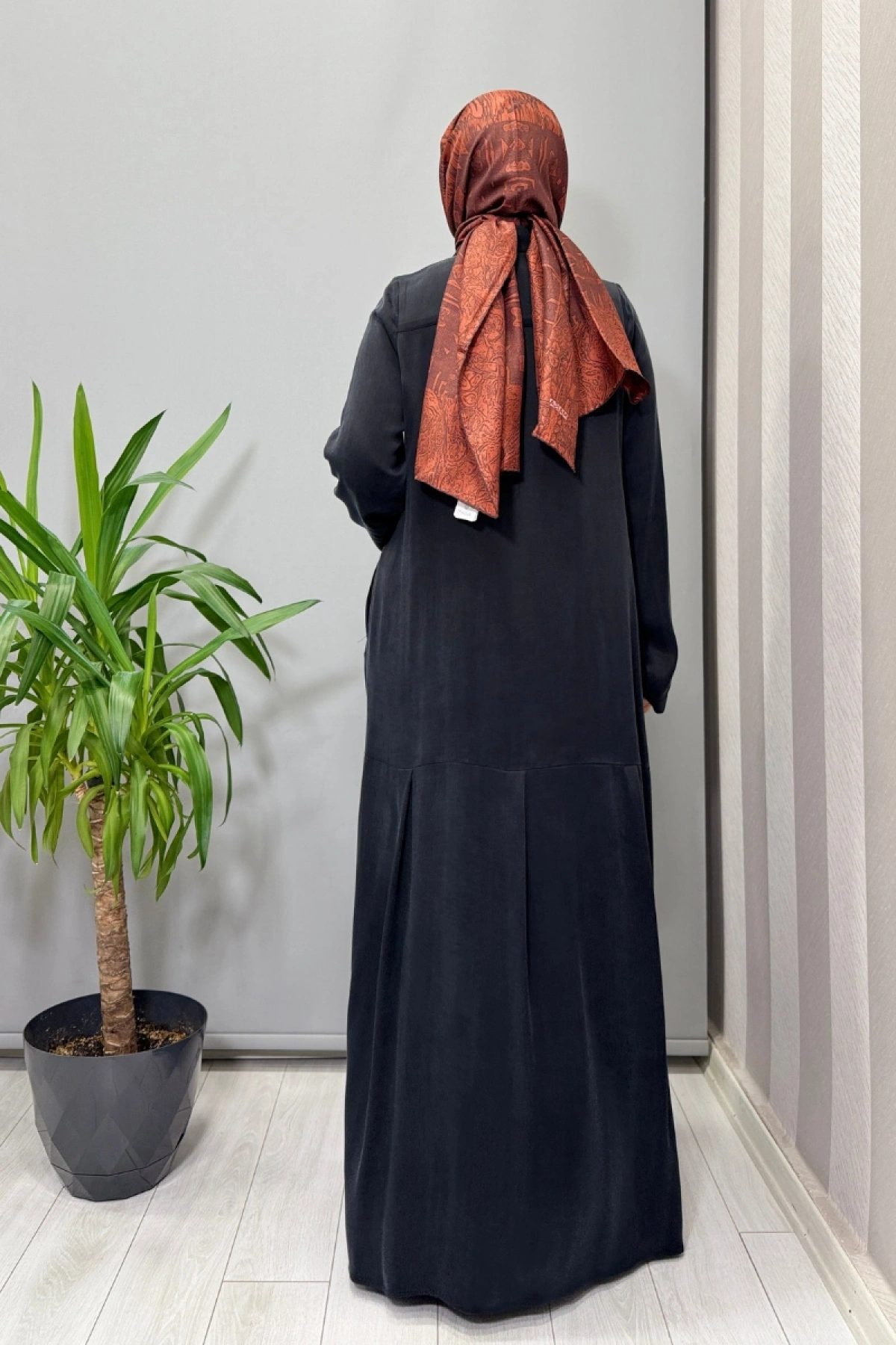 Miss Dalida Gömlek Yaka Cupro Elbise Siyah T26K-4002