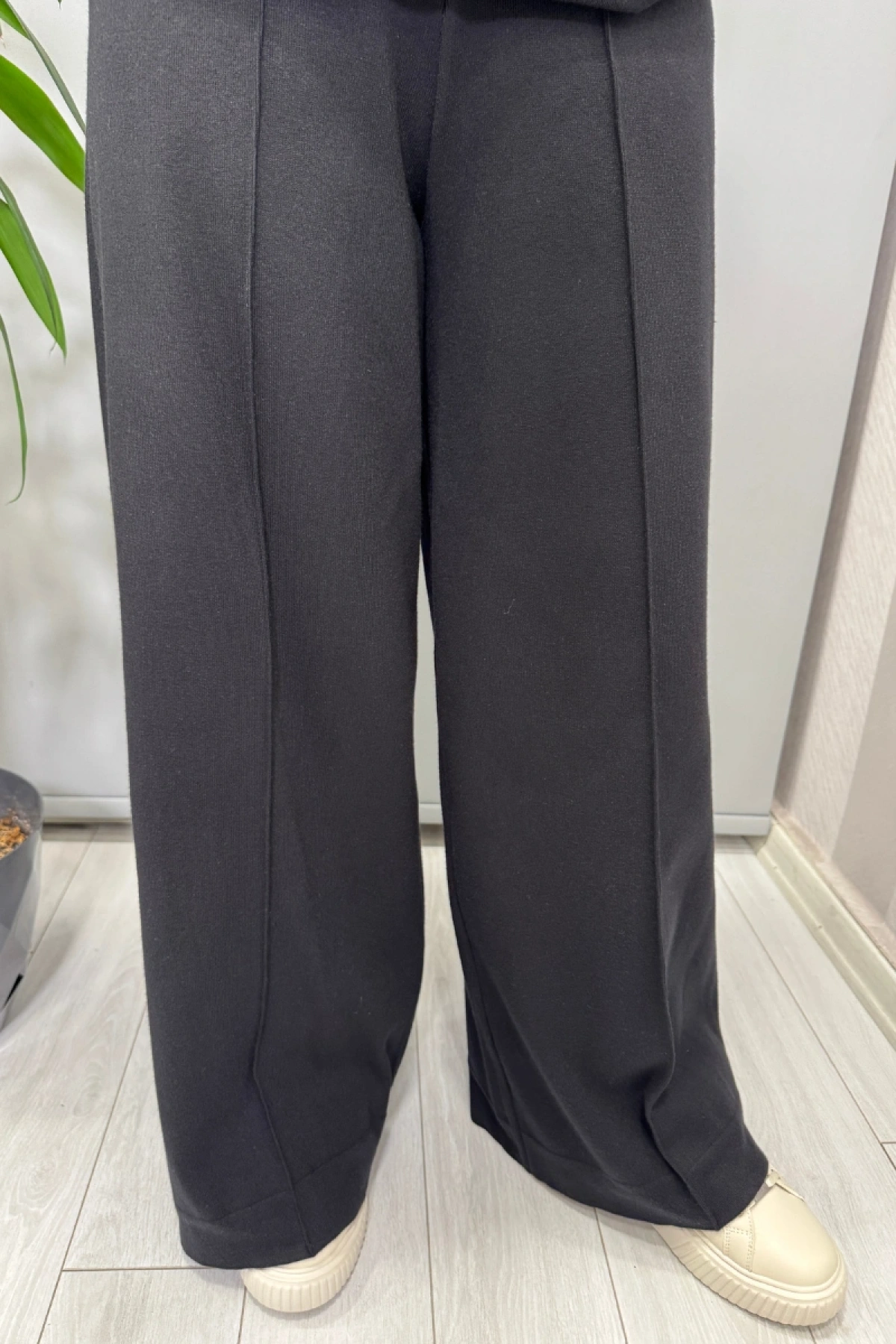 Miss Dalida Önü Dikişili Bol Paça Pantolon Siyah T25PF-7003