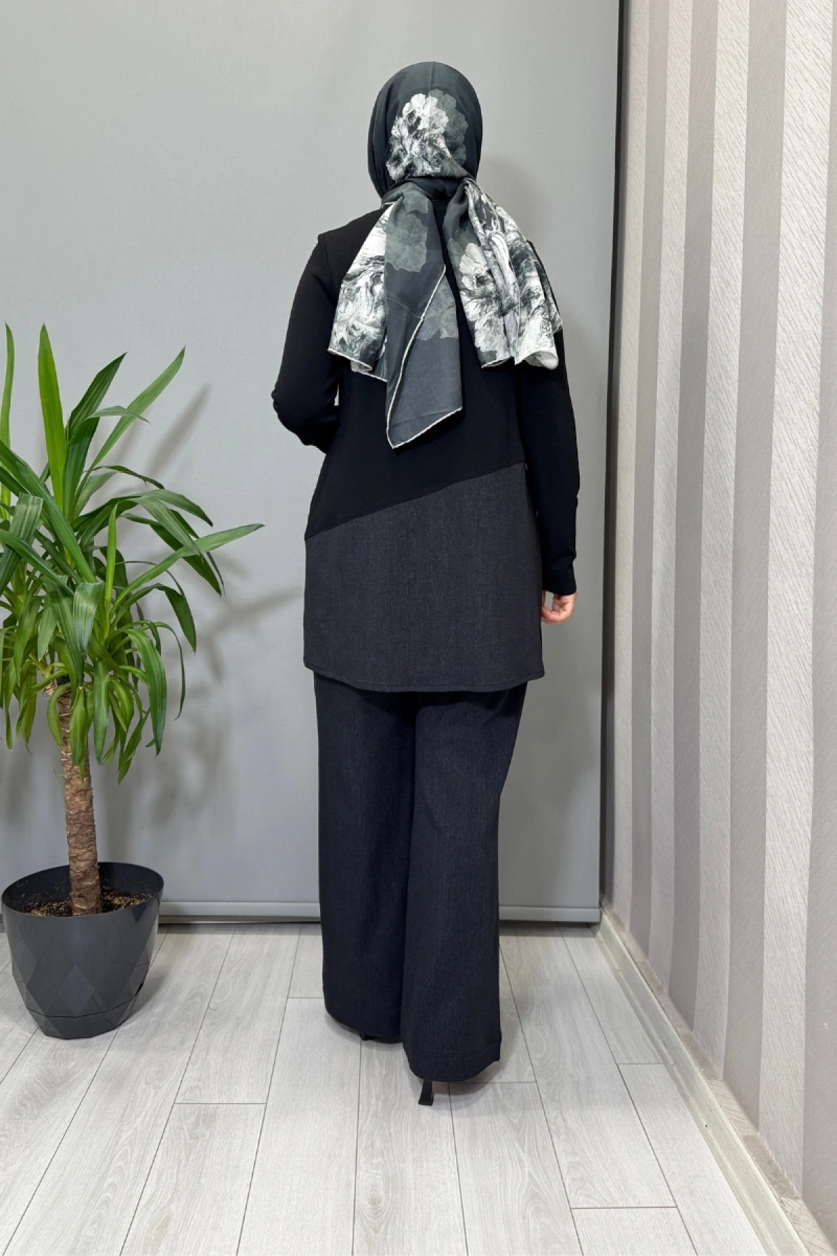 Miss Dalida Triko Denim Detaylı Tunik ve Boru Paça Pantolon Takım Siyah T25PF-6018 (7008)