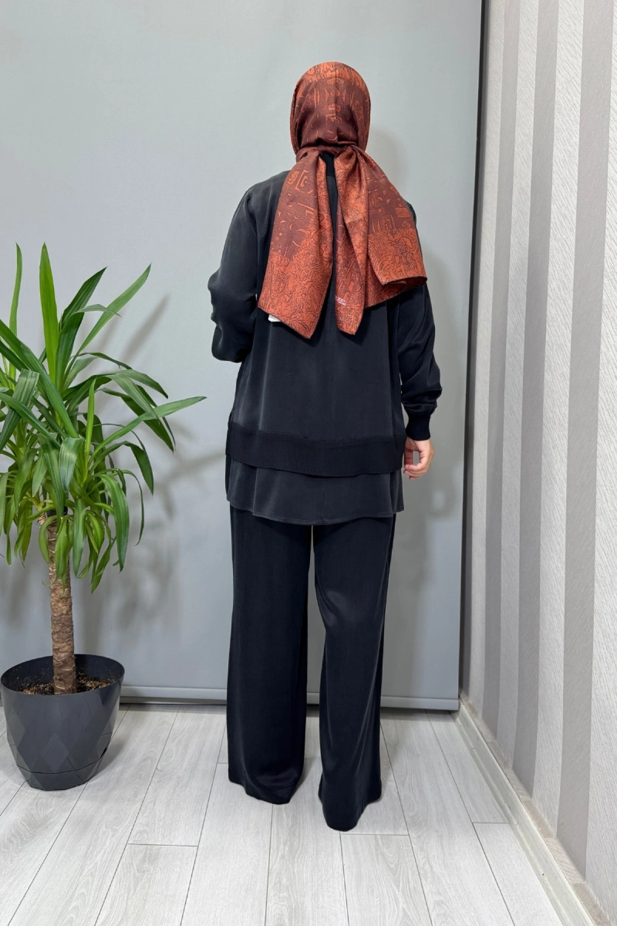 Miss Dalida Triko Detaylı Cupro İpek Pantolon Siyah T26K-7002