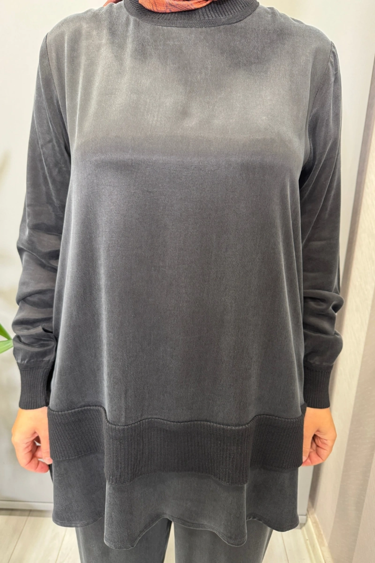 Miss Dalida Triko Detaylı Cupro İpek Tunik Siyah T26K-6019