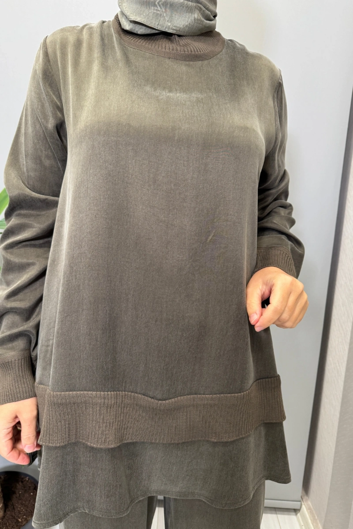 Miss Dalida Triko Detaylı Cupro İpek Tunik Haki T26K-6019