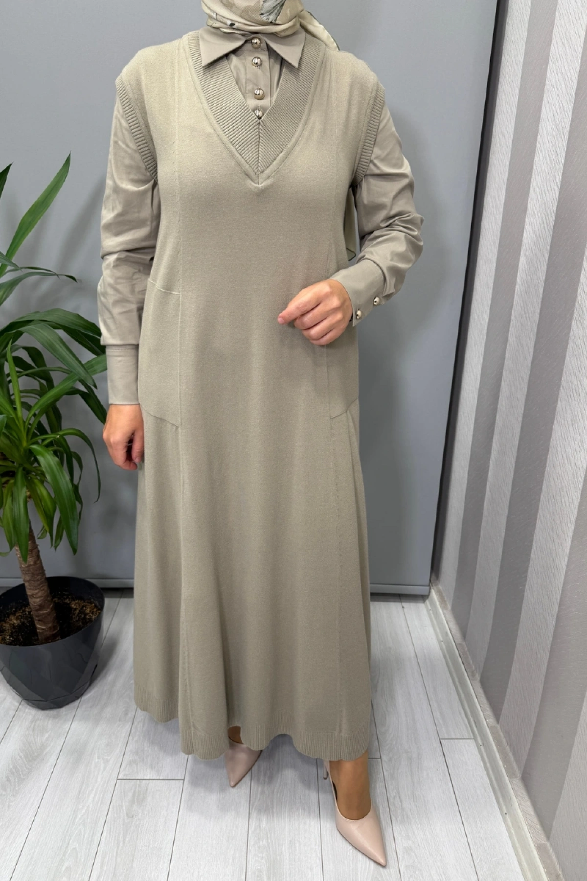 Miss Dalida V Yaka Triko Kolsuz Elbise Küf T25PF-4012