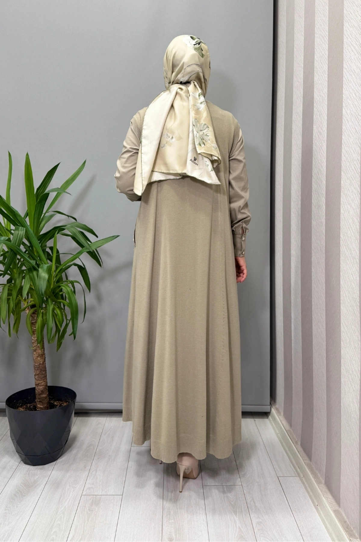 Miss Dalida V Yaka Triko Kolsuz Elbise Küf T25PF-4012