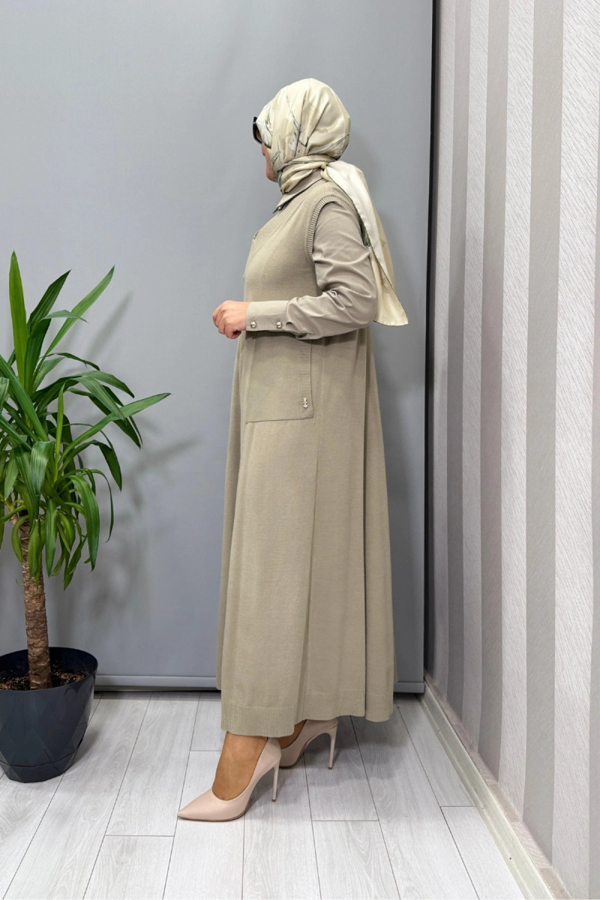 Miss Dalida V Yaka Triko Kolsuz Elbise Küf T25PF-4012