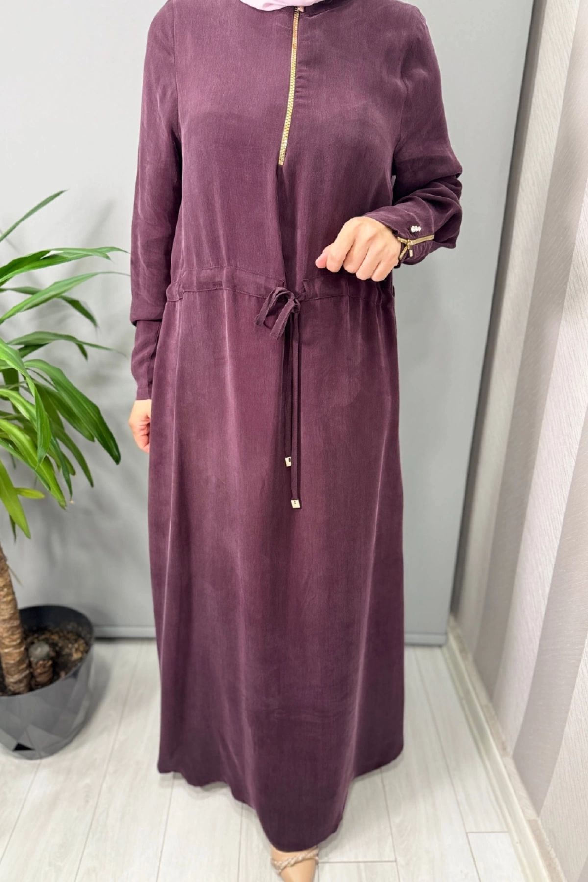 Miss Dalida Yakası Fermuarlı Beli Büzgülü Cupro Elbise Bordo T25Y-4011