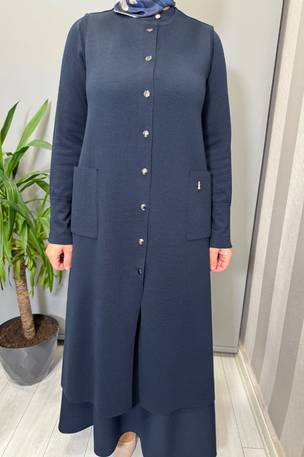 Miss Dalida Yuvarlak Yaka Çıtçıtlı Triko Yelek Lacivert T26K-1002