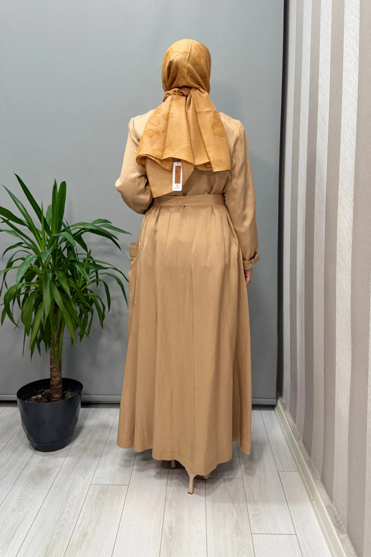 Misswhence Cep ve Fermuar Detaylı Chanel Keten Pardesü Camel 37515