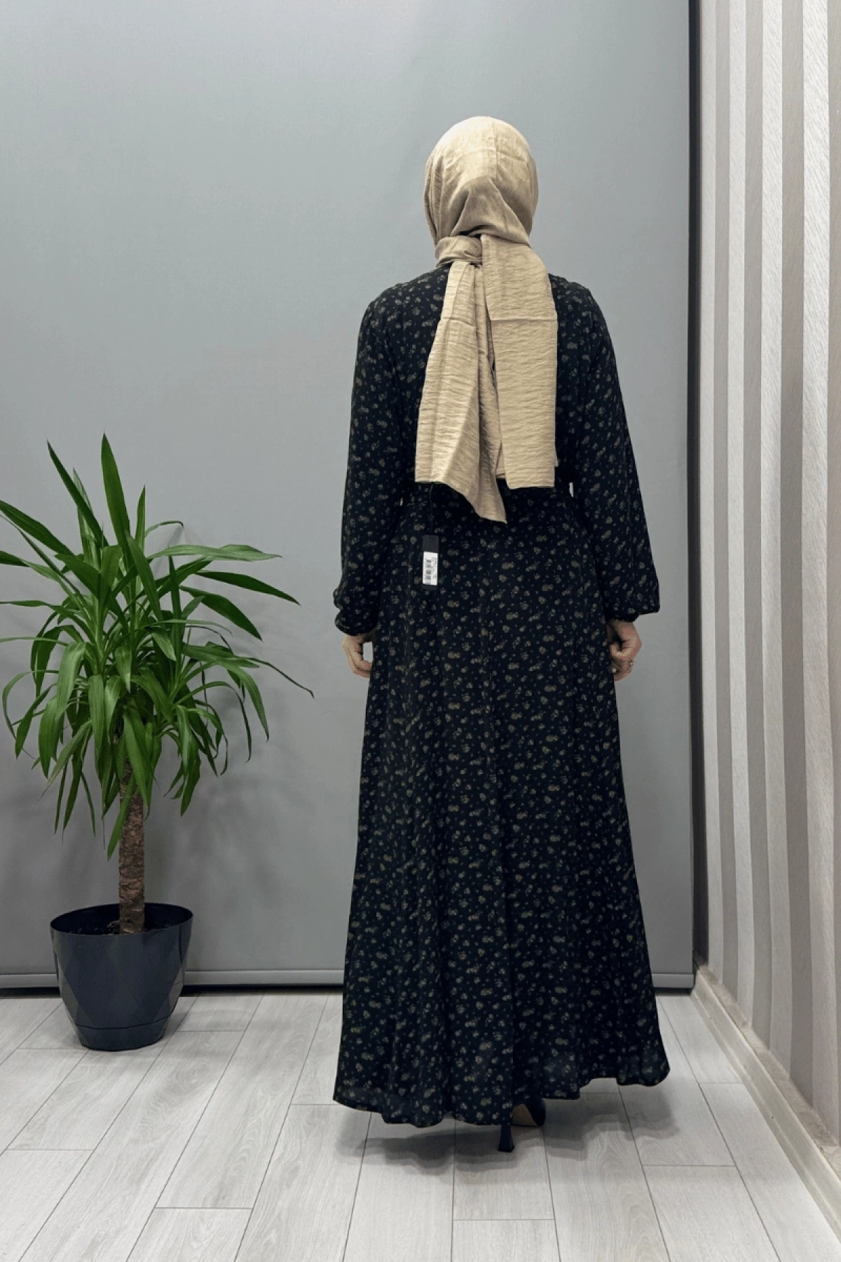 Misswhence Çiçek Desenli Viscon Elbise Siyah 37813