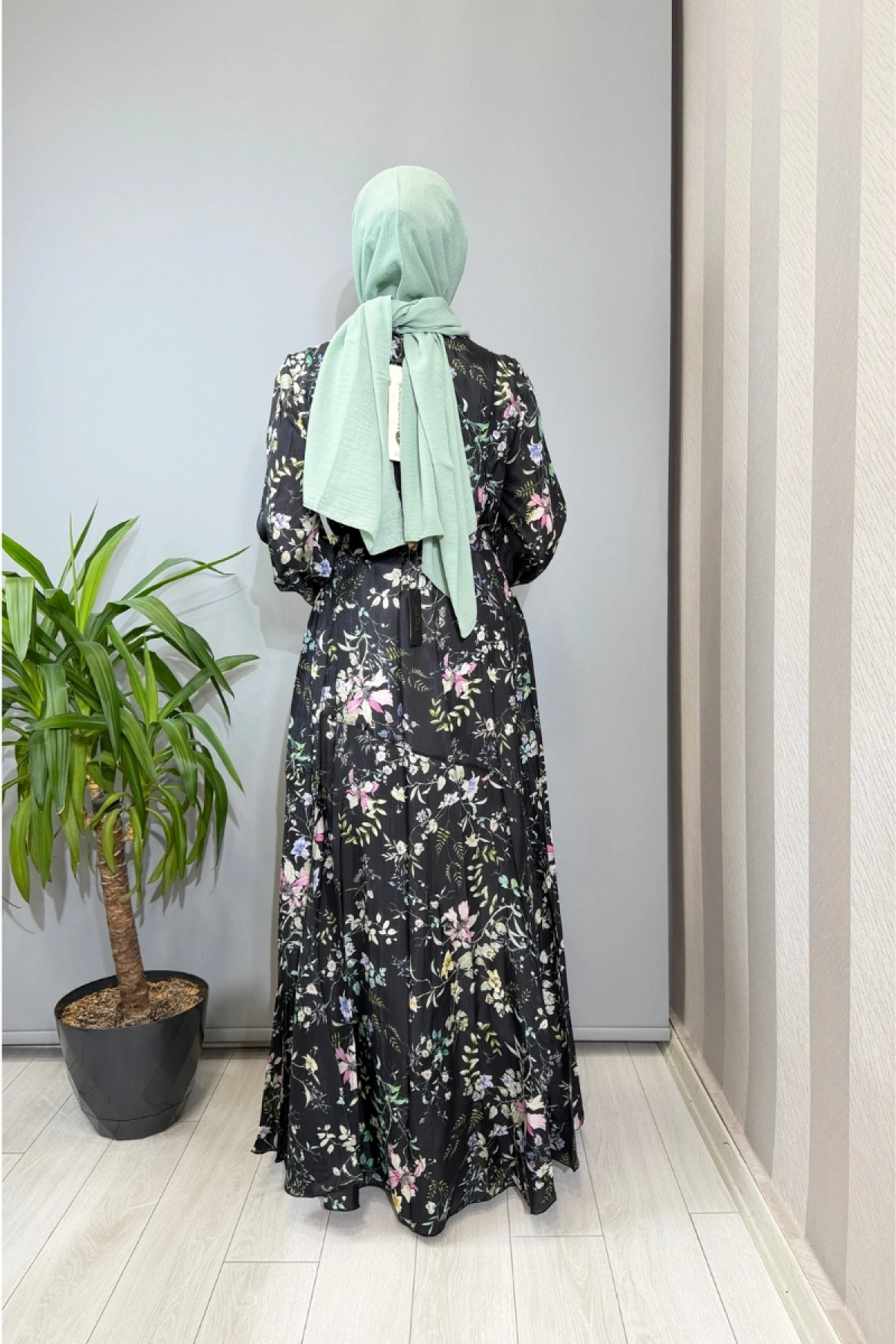 Misswhence Çiçek Desenli Viskon Elbise Siyah 39844