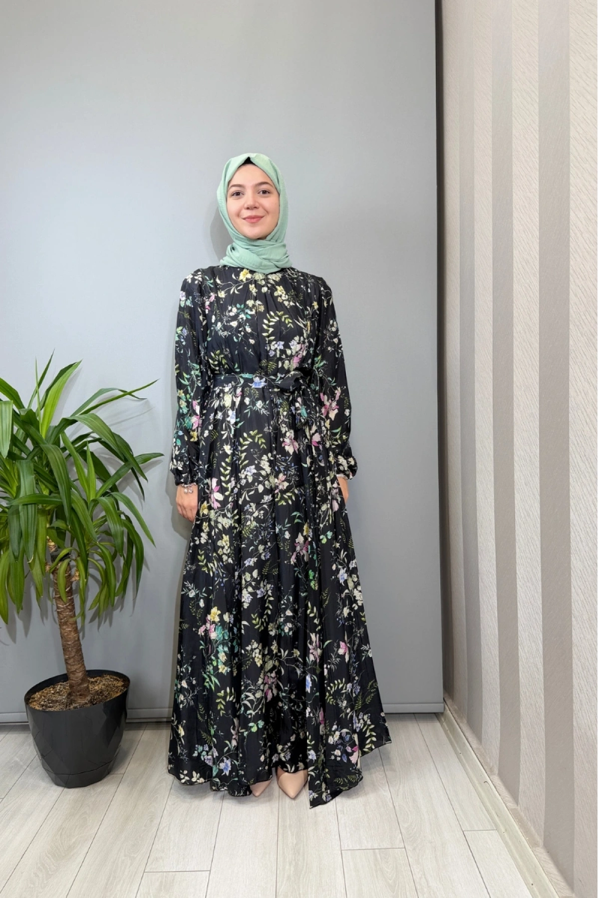 Misswhence Çiçek Desenli Viskon Elbise Siyah 39844