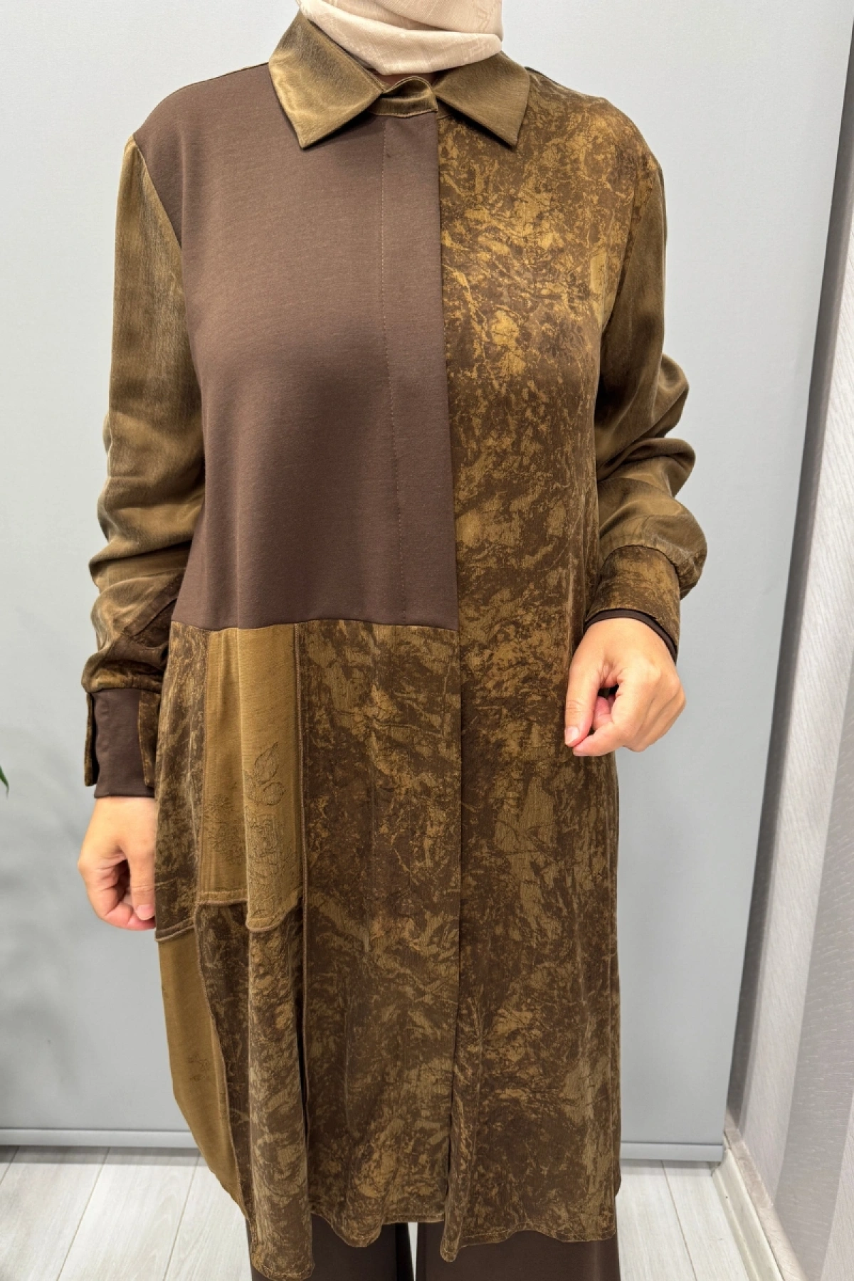 Misswhence Desenli Parça Detaylı İpek Gömlek Kahve 38303