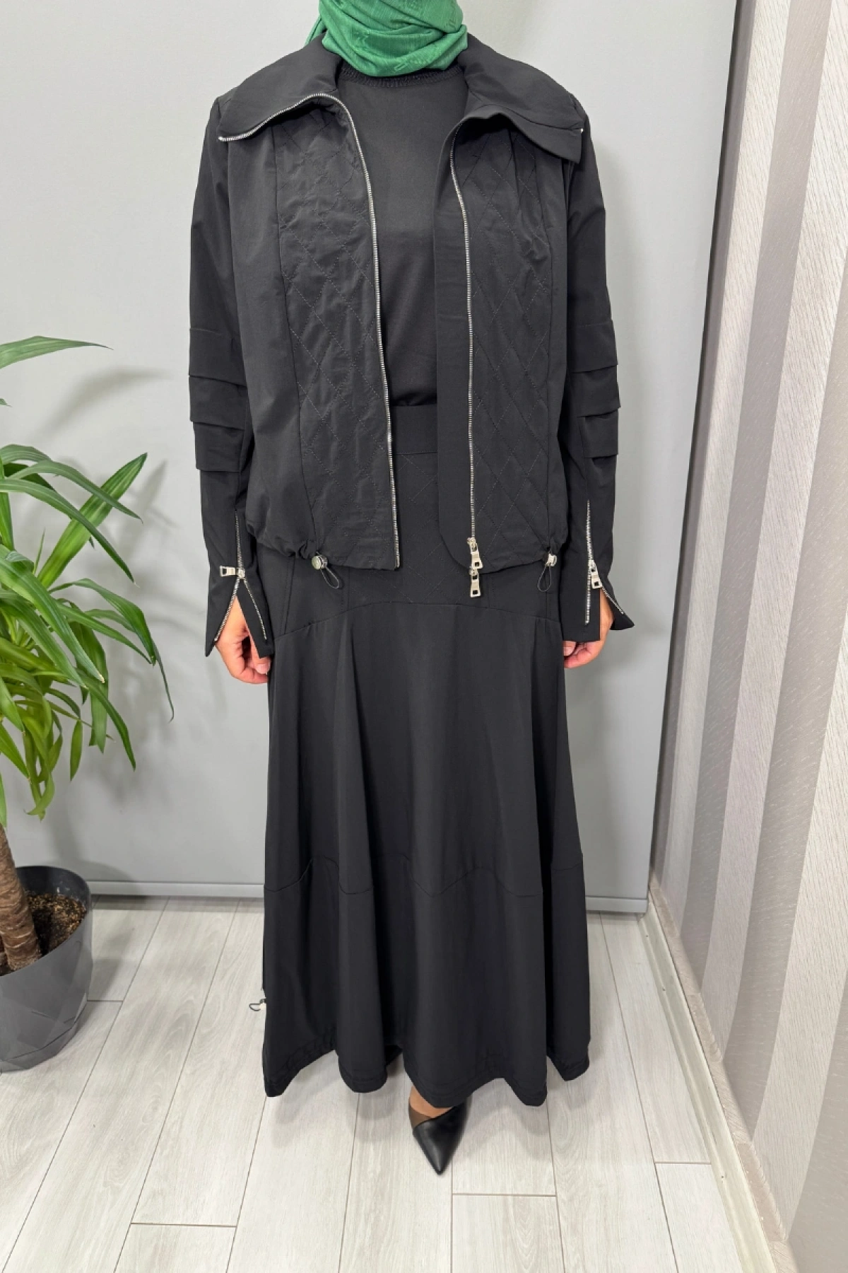 Misswhence Dikiş ve Büzgü Detaylı Ceket Etek Takım Siyah 38208