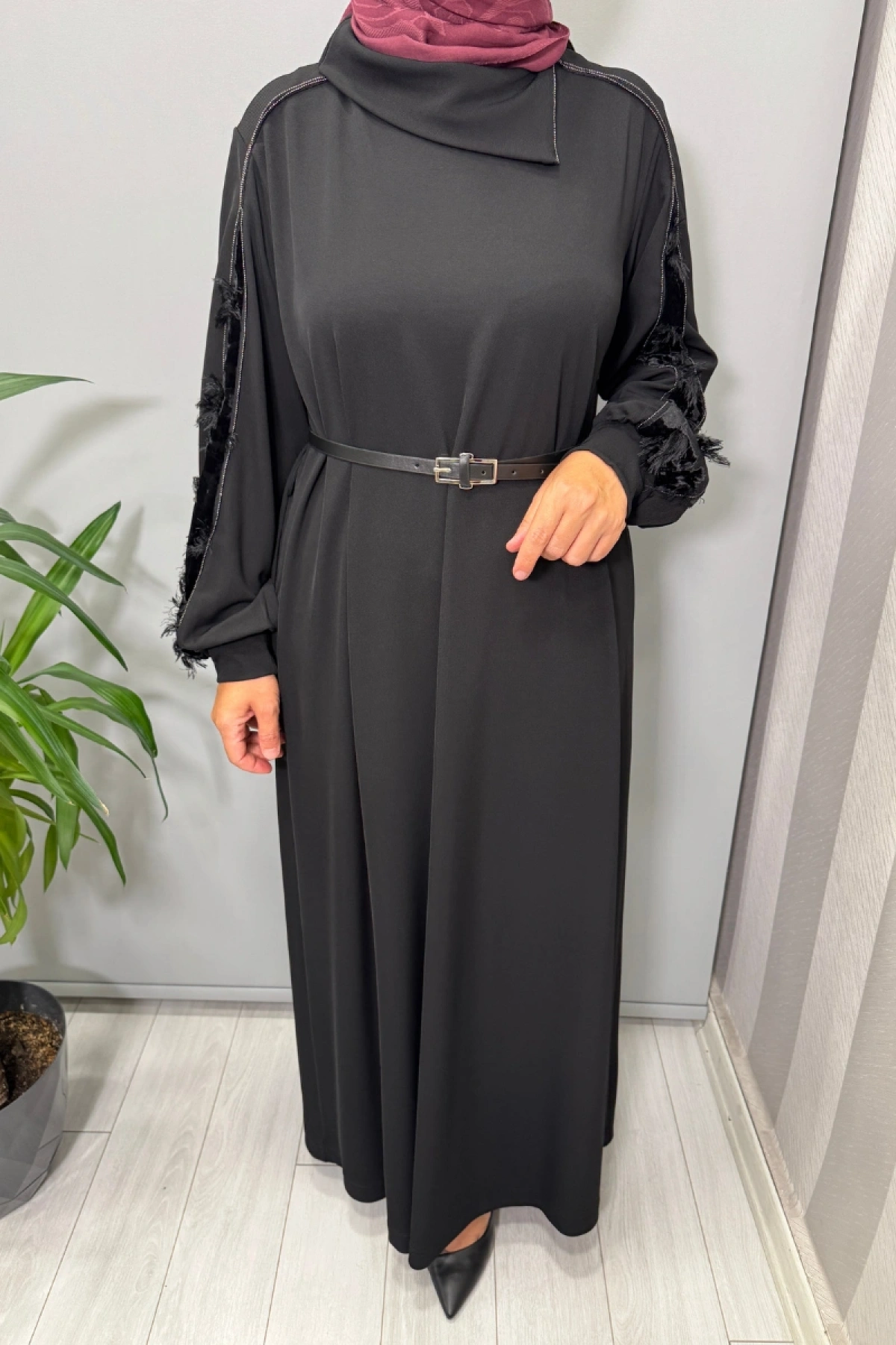 Misswhence Kadife Detaylı Elbise Siyah 38800