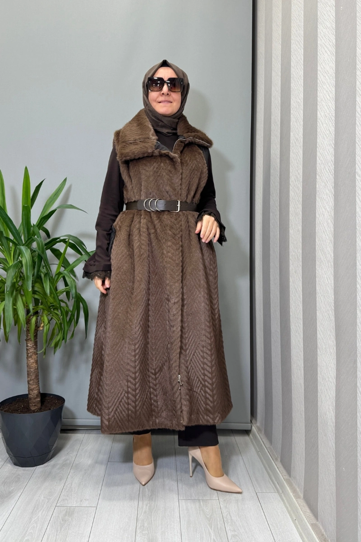 Misswhence Kapitone Detaylı Uzun Kürk Yelek Kahve 38700