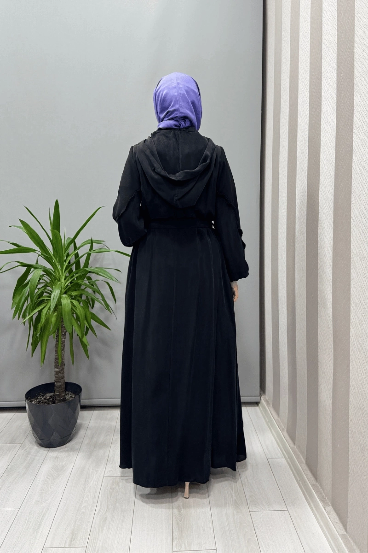 Misswhence Kapüşonlu İpek Pardesü Siyah 37506
