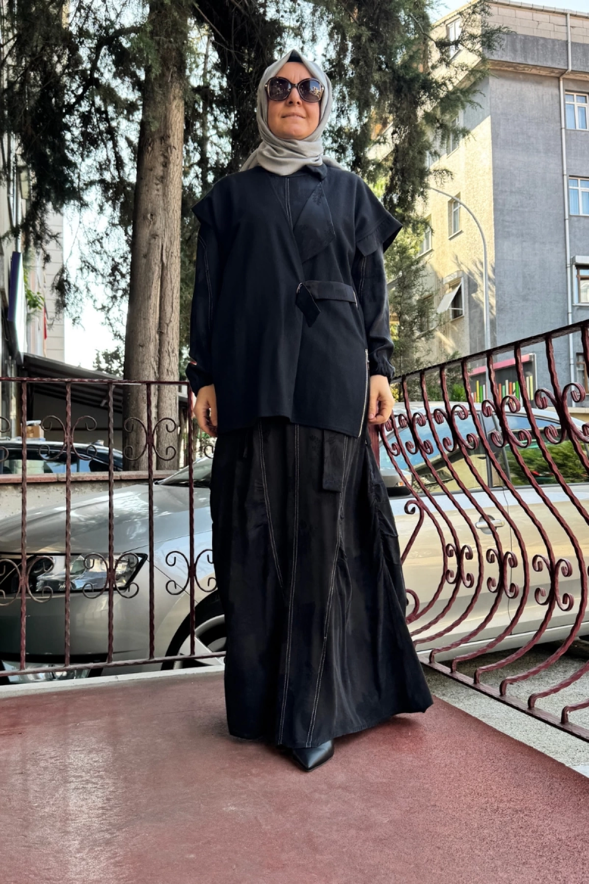 MissWhence Keçe Yelekli Cupro İpek Elbise Siyah 36819