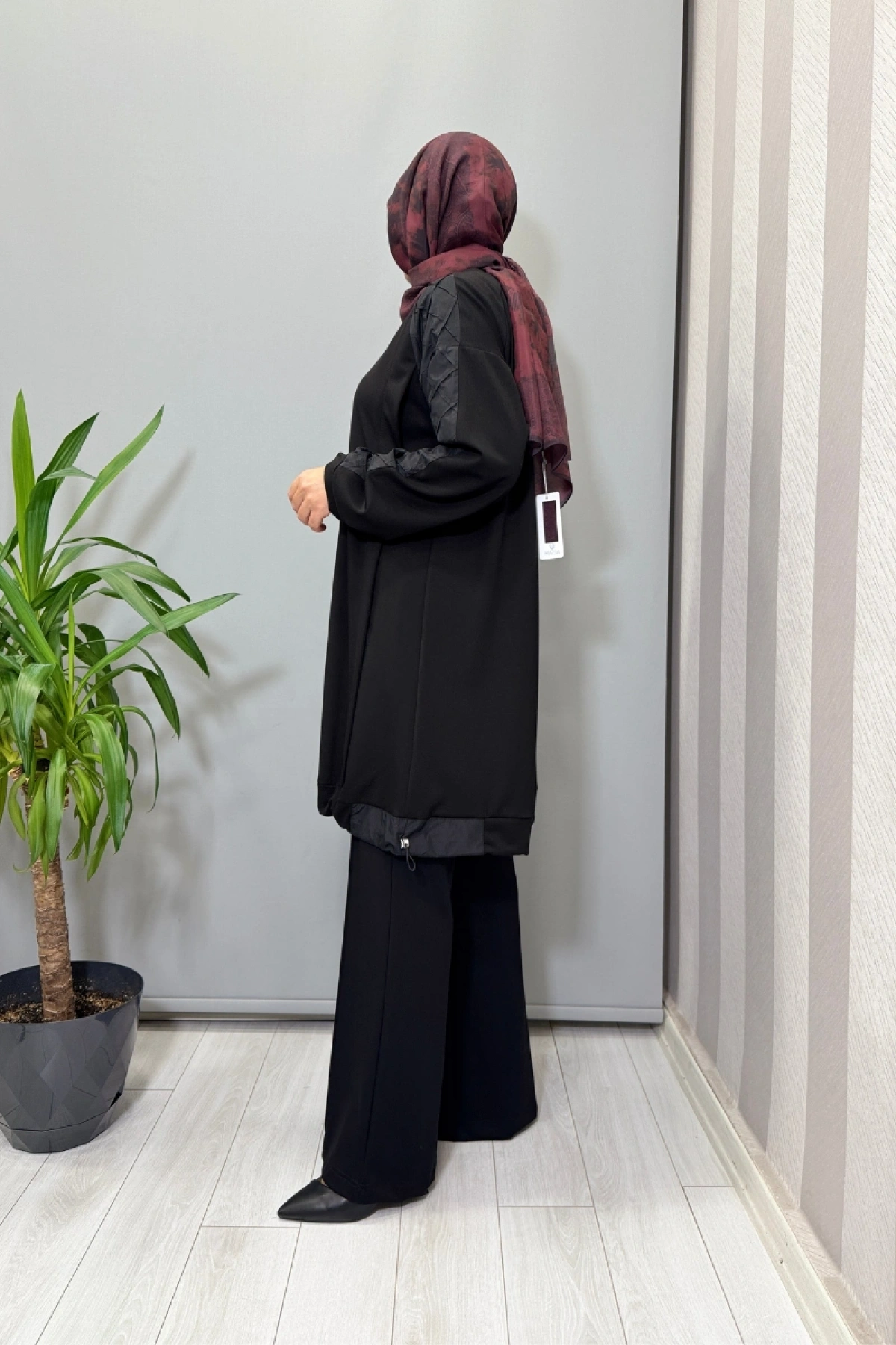 Misswhence Kolu Kumaş ve Diliş Detaylı Tunik Siyah 38040