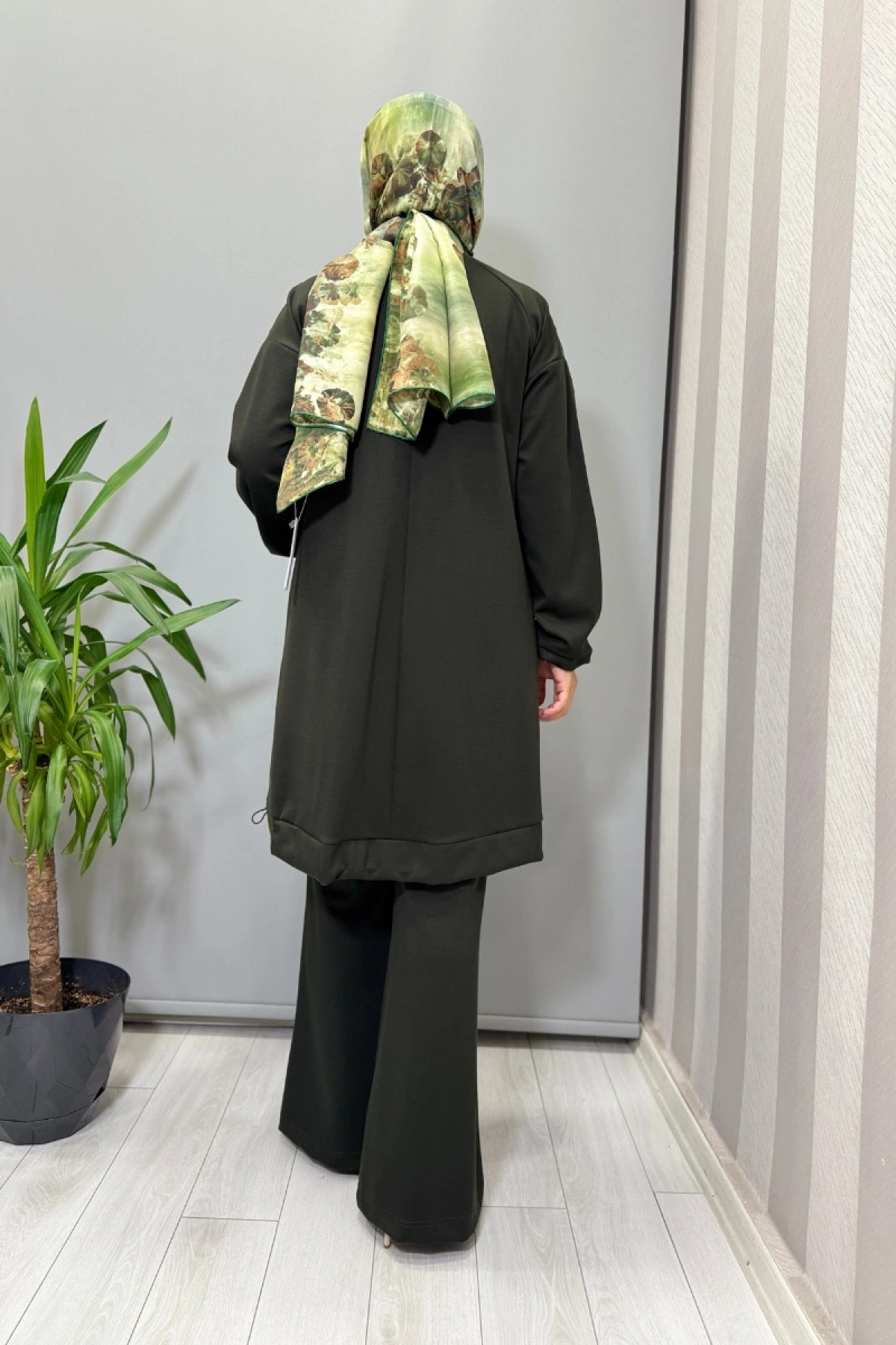 Misswhence Kolu Kumaş ve Diliş Detaylı Tunik Yeşil 38040