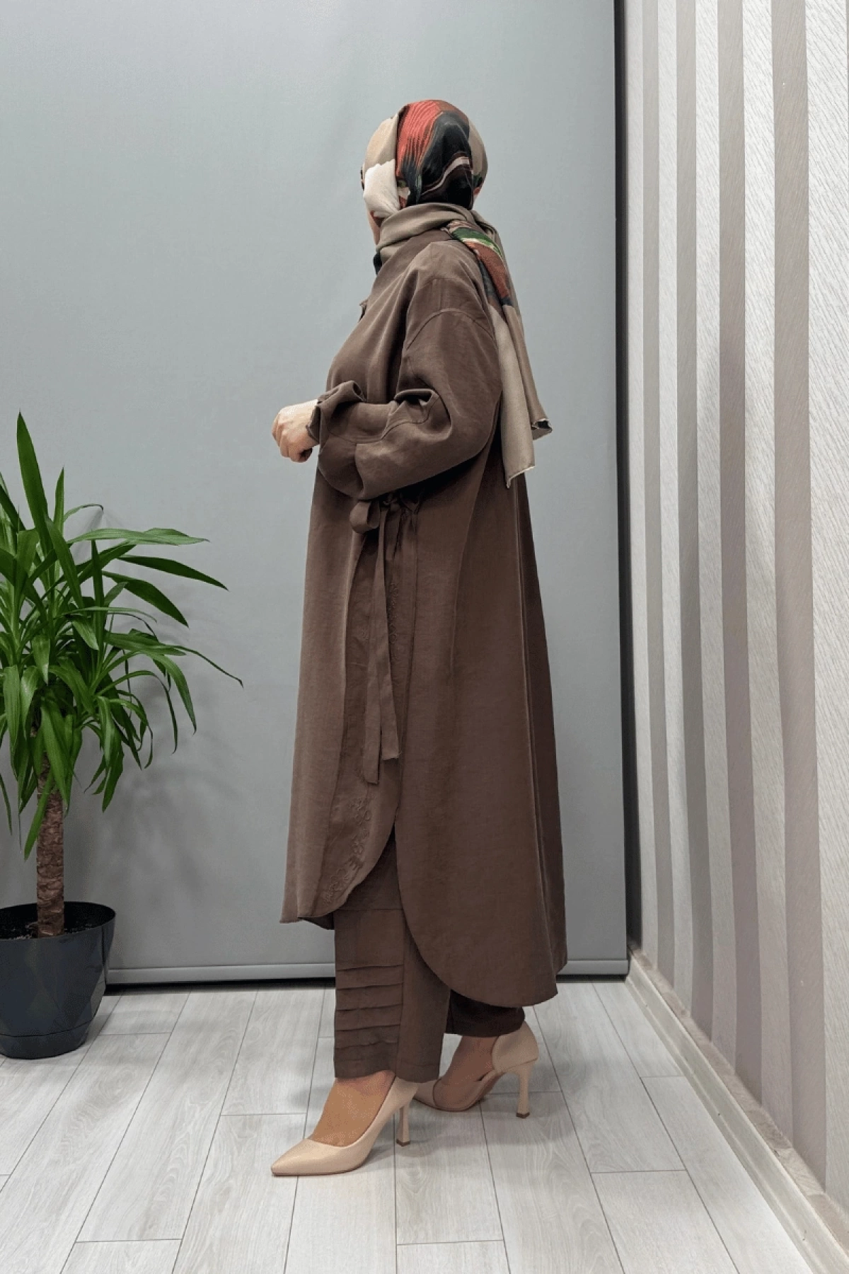 Misswhence Nakış Detaylı Gömlek Pantolon Takım Kahverengi 37301