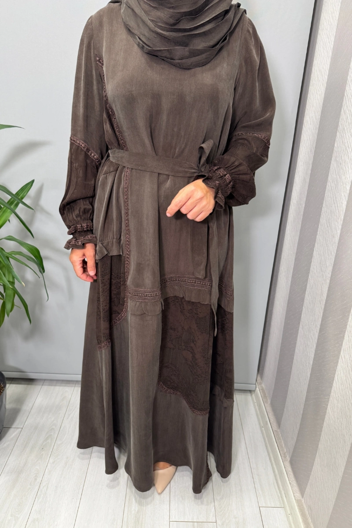 Misswhence Şal Detaylı Cupro İpek Elbise Kahve 38818