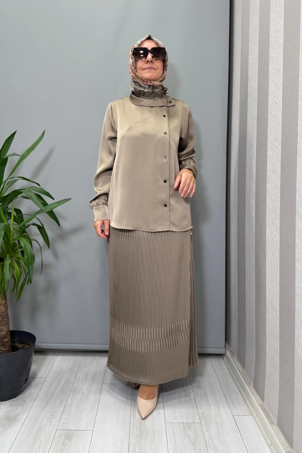 Misswhence Saten Pliseli Etek Takım Vizon 38015