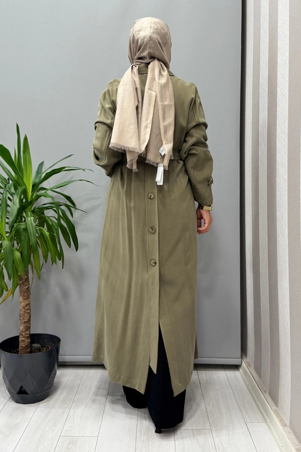 QOOQ Galya Trench Haki 25SS617