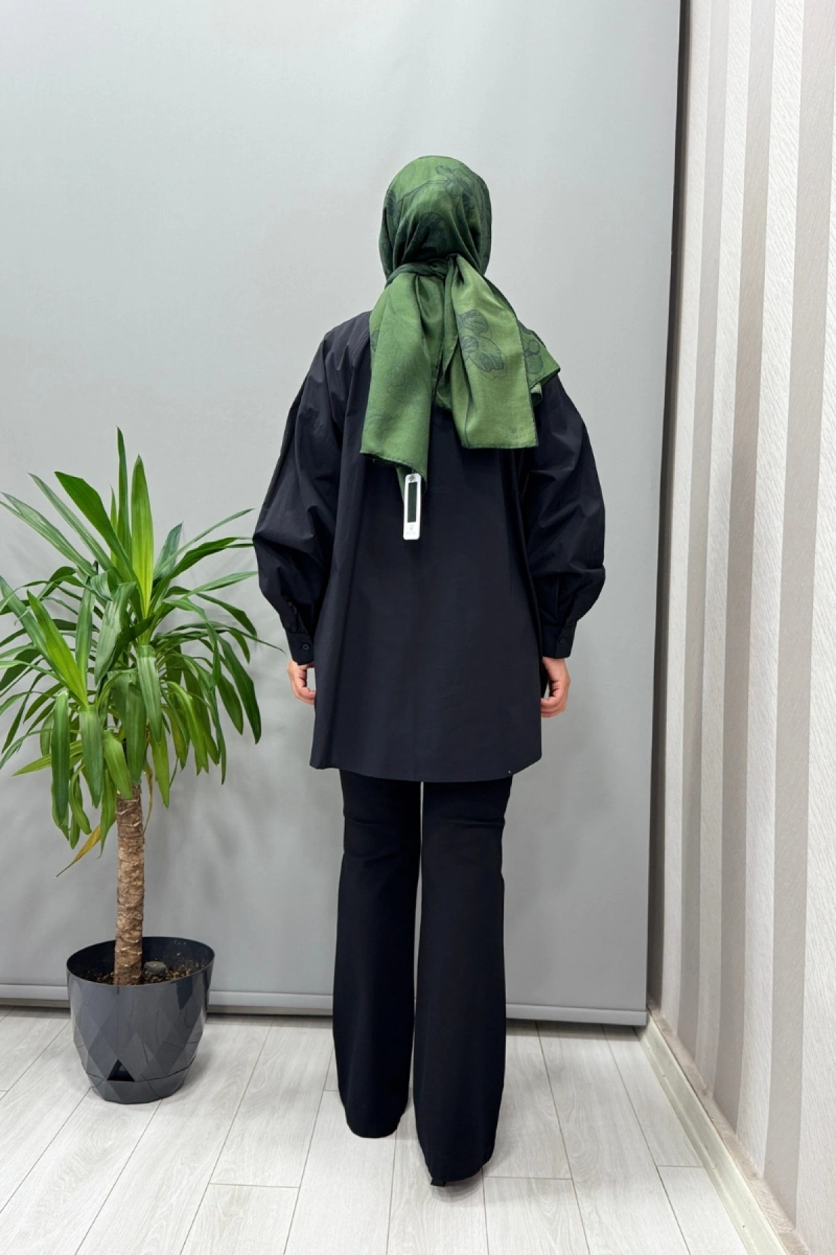 QOOQ Poplin Gömlek Siyah 25SS204