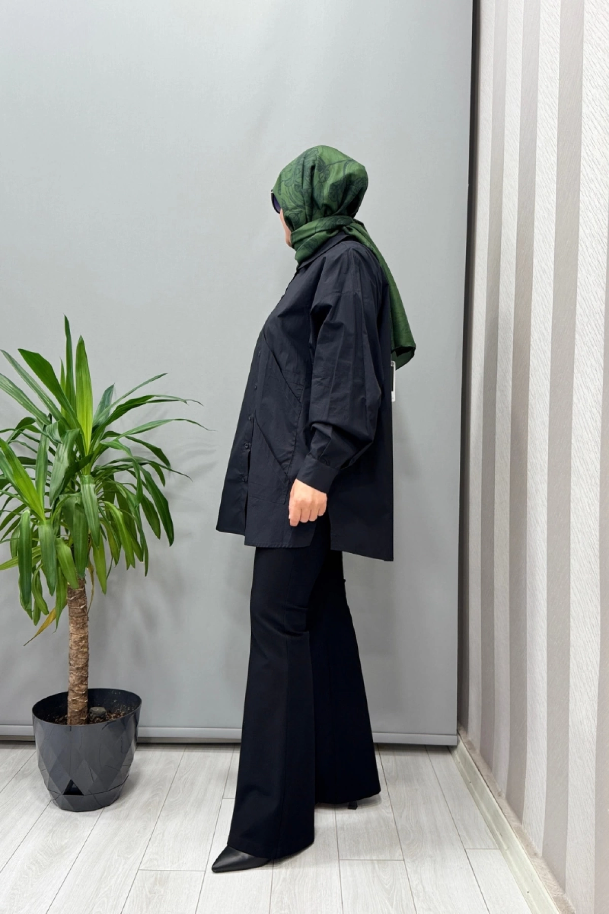 QOOQ Poplin Gömlek Siyah 25SS204