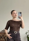 DÜŞÜK OMUZ YARIM KOL LEOPAR DESENLİ KAŞMİR BLUZ