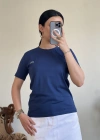 BASİC NAKIŞ DETAYLI TİŞÖRT